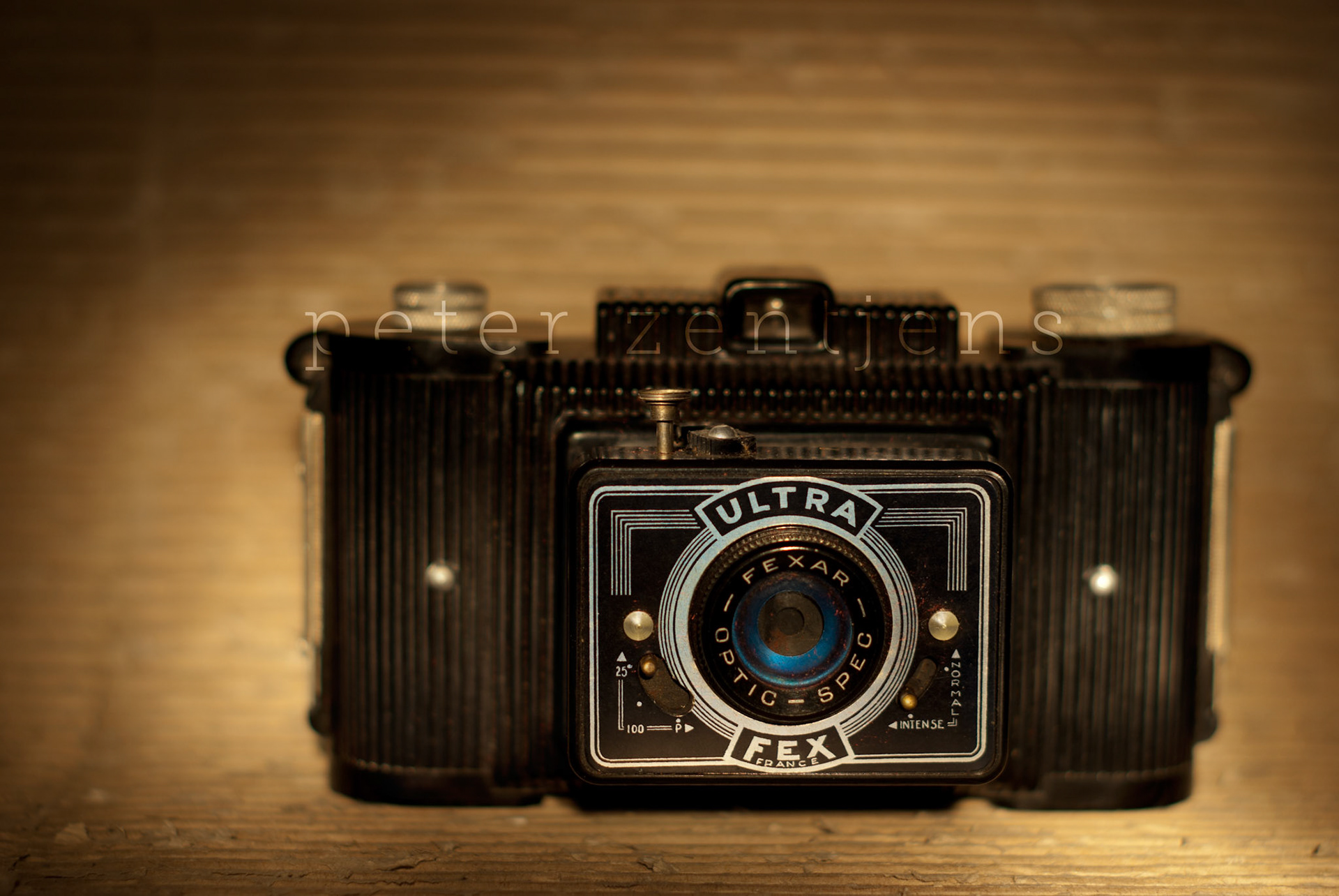 Another instalment in my "portraits of vintage cameras" series, and as such, a new entry in my ever ongoing Nostalgia series for which I use my own painted with light technique ( view my tutorial at http://bit.ly/Z2Wgvz ). The lens on duty was my Pentax-A 1:1.7 50mm, a lens that never ceases to amaze me!