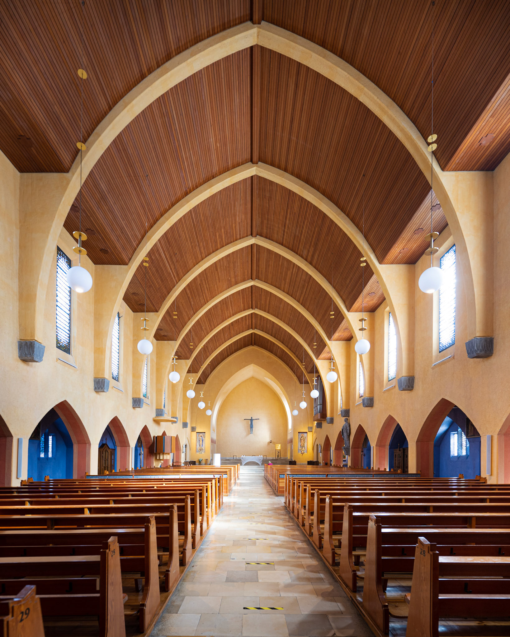 Sankt Petrus Canisius interior