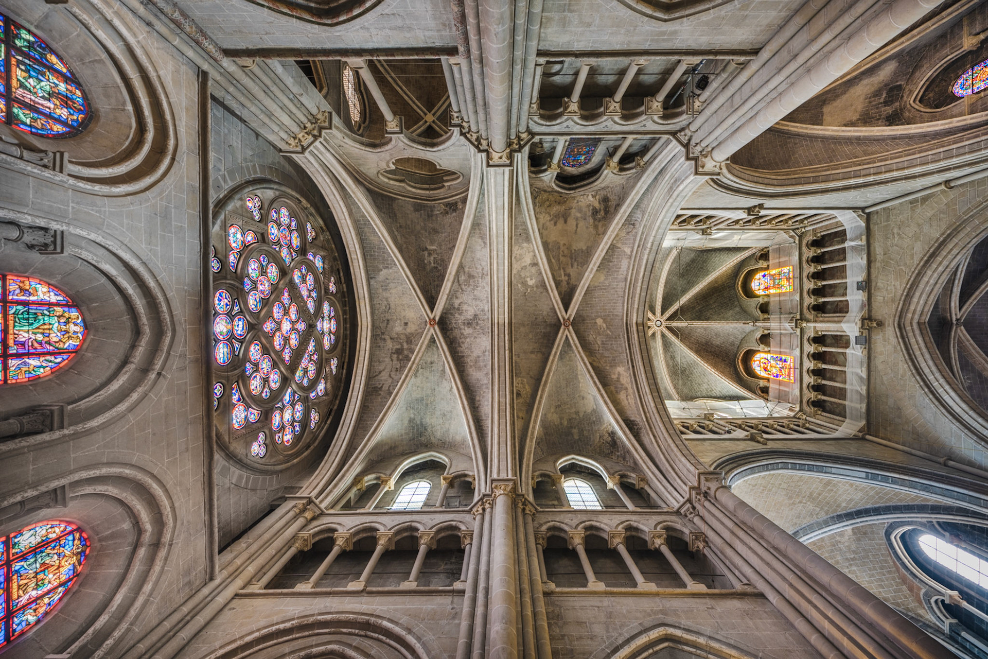 Cathédrale Notre Dame windows