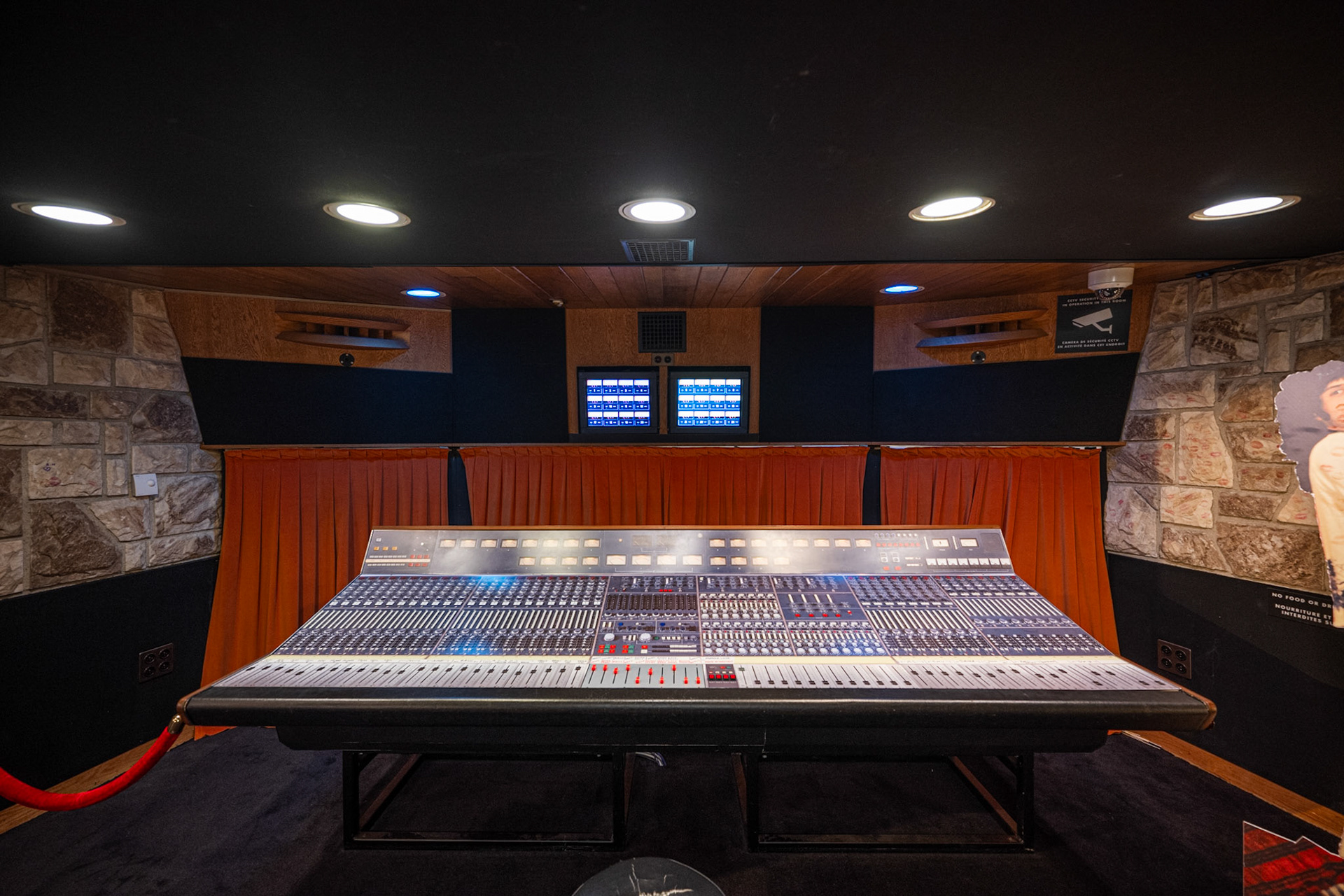 Queen Studio Experience