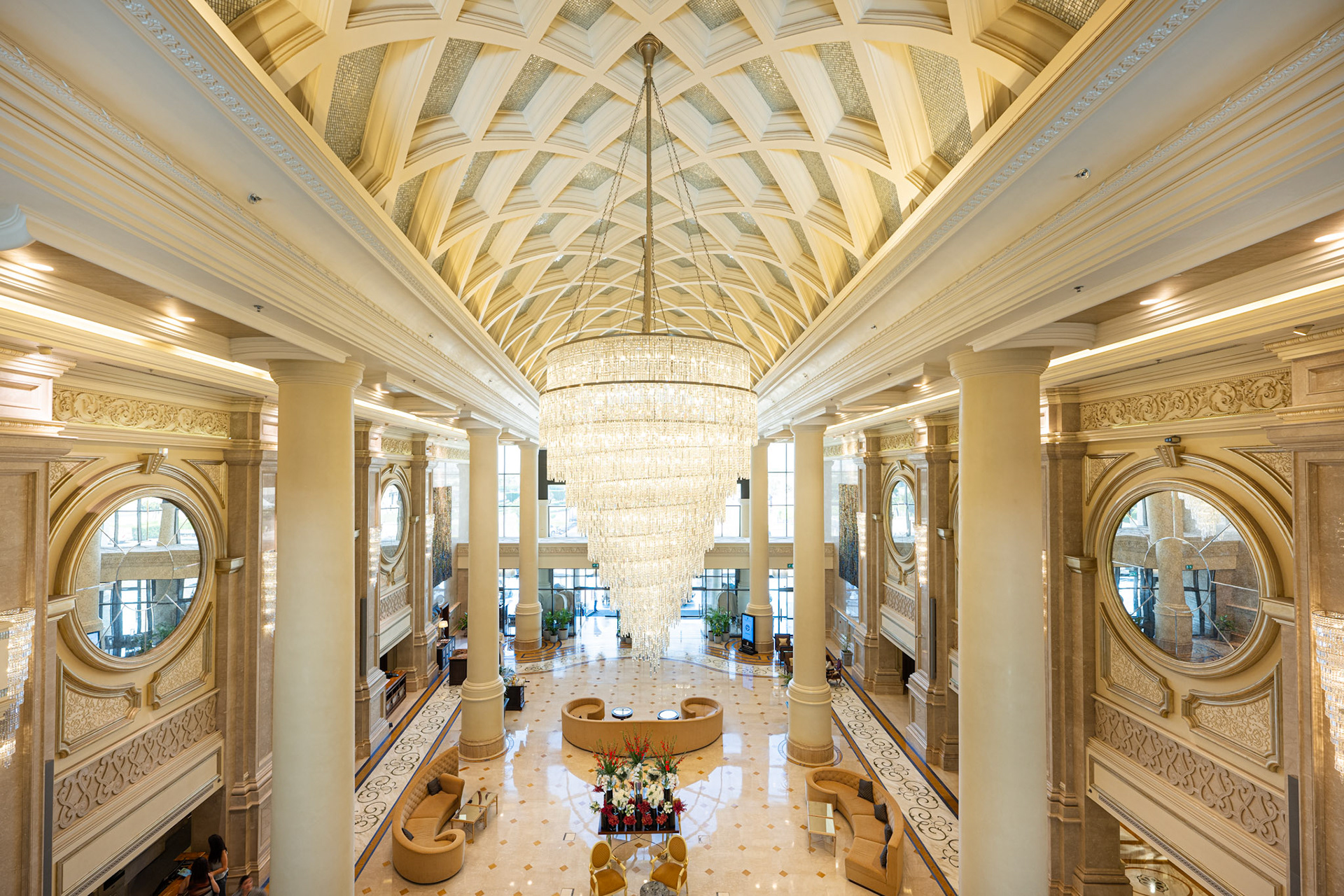 Ritz-Carlton Abu-Dhabi lobby