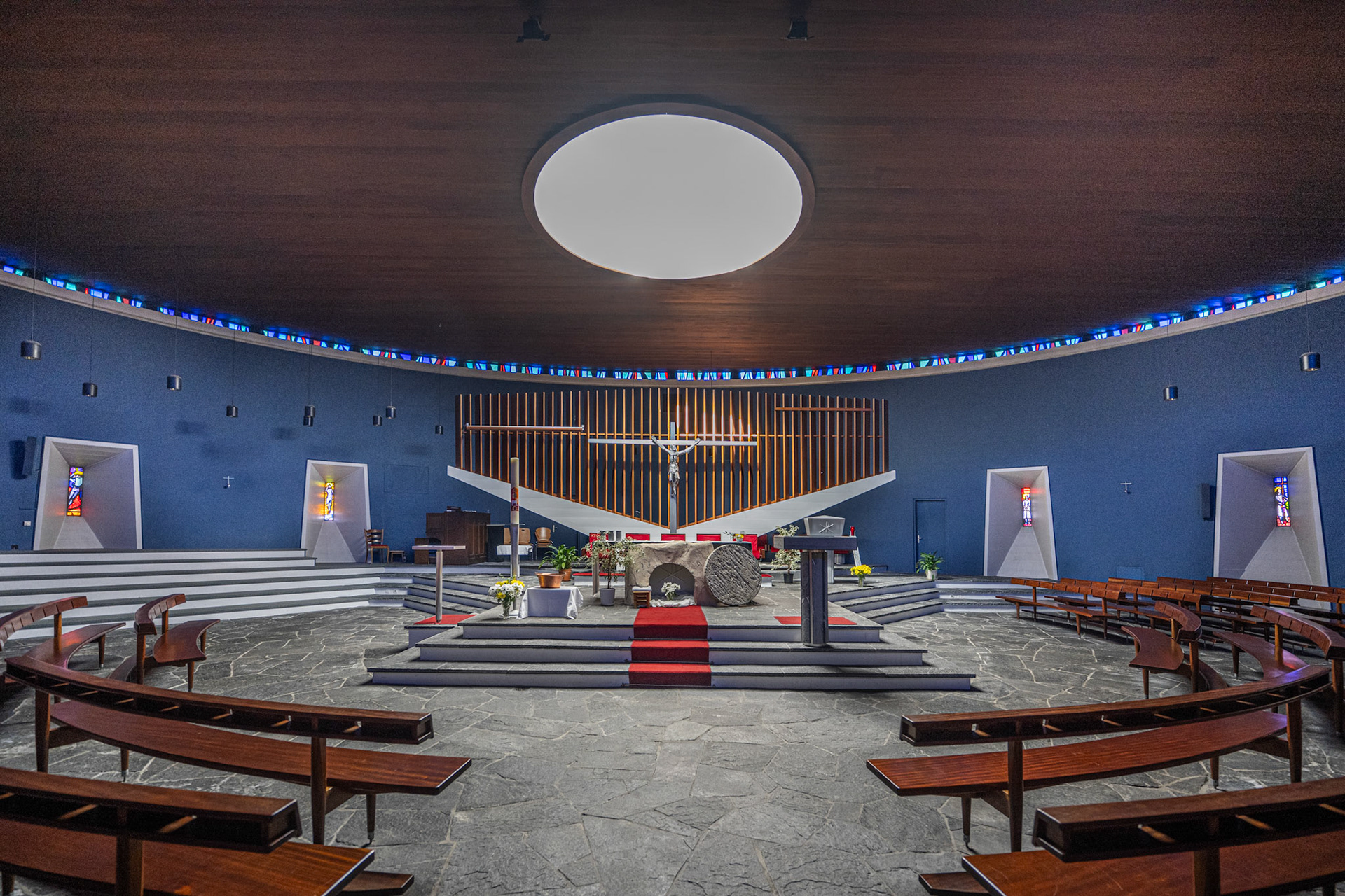 oval nave