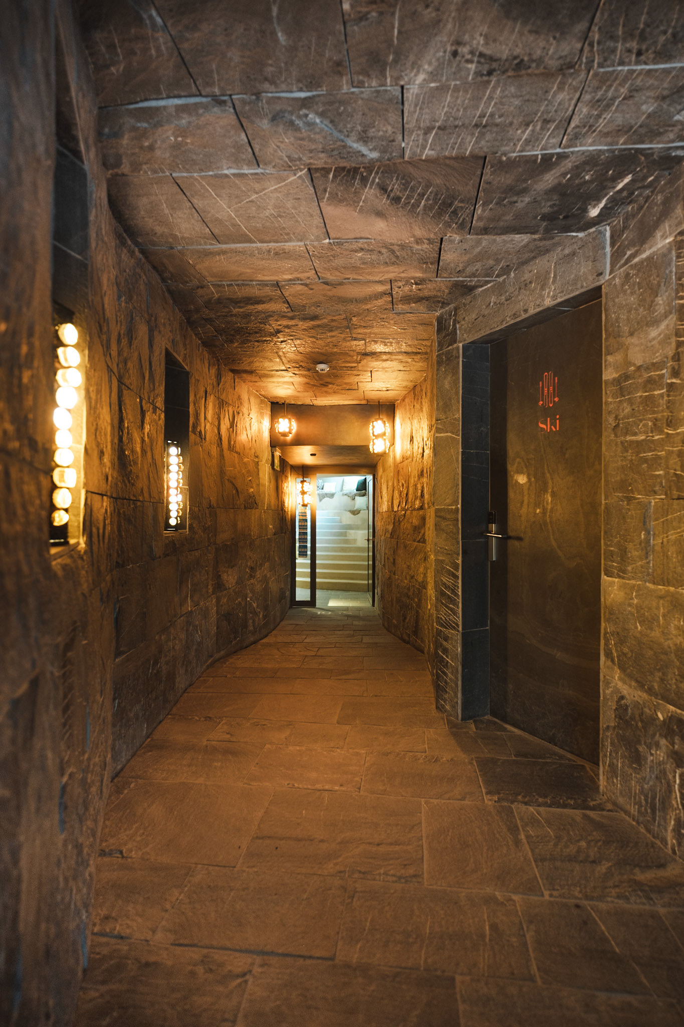 pathway to Hotel Carina