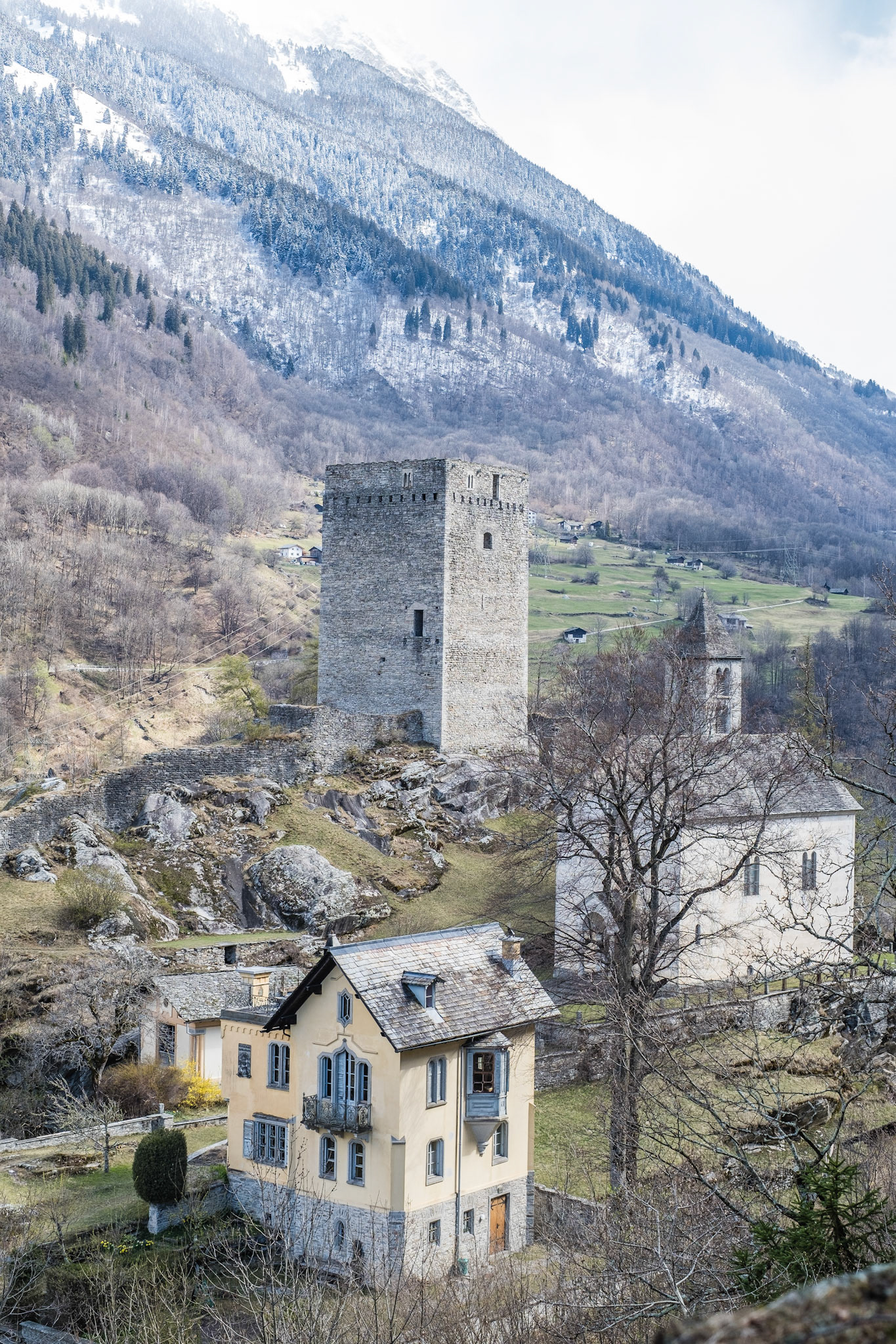 Castelmur medieval fortifications