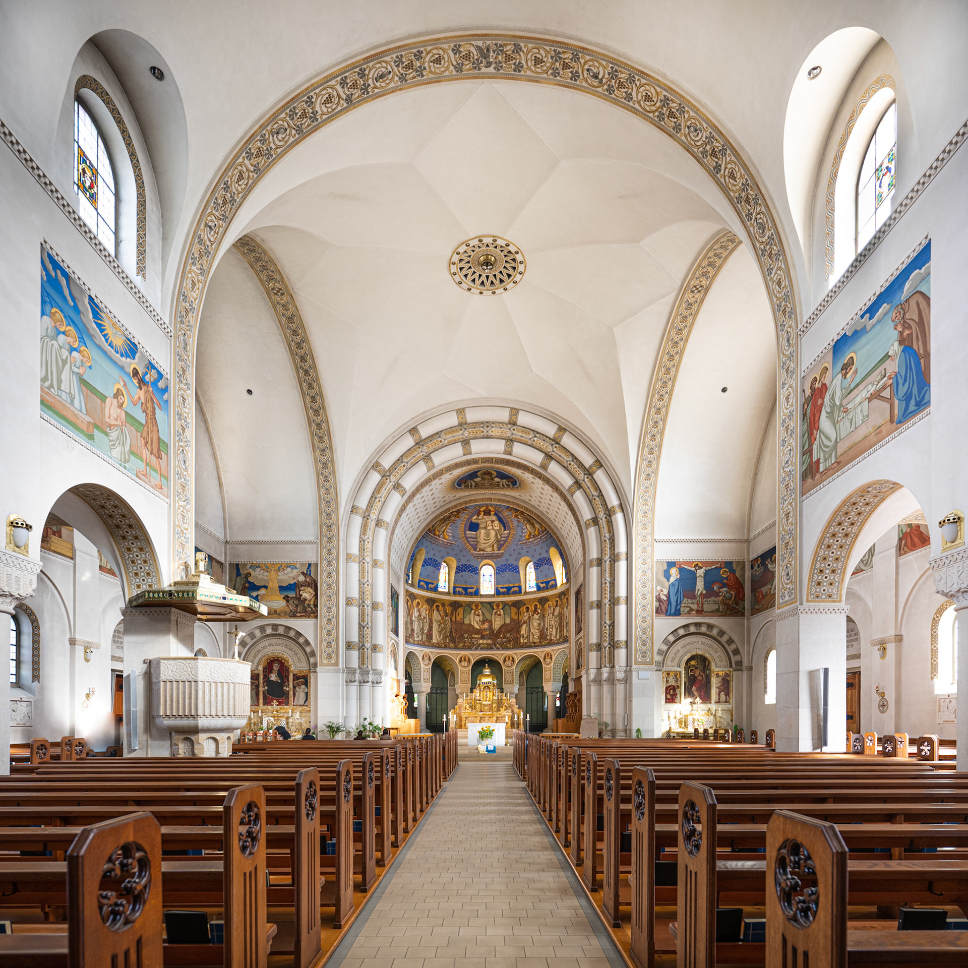 Sankt Johannes der Täufer interior