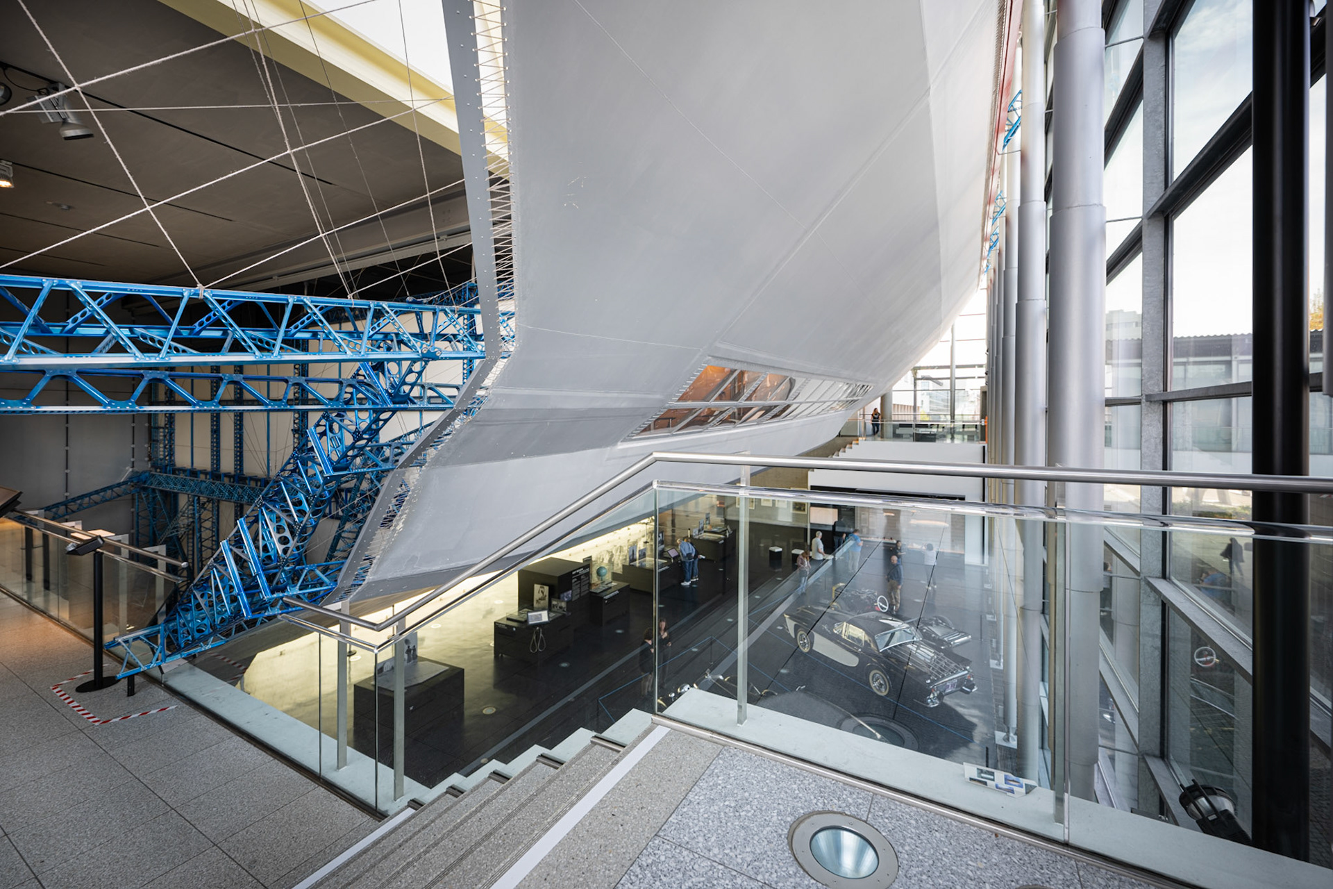 Zeppelin reconstruction