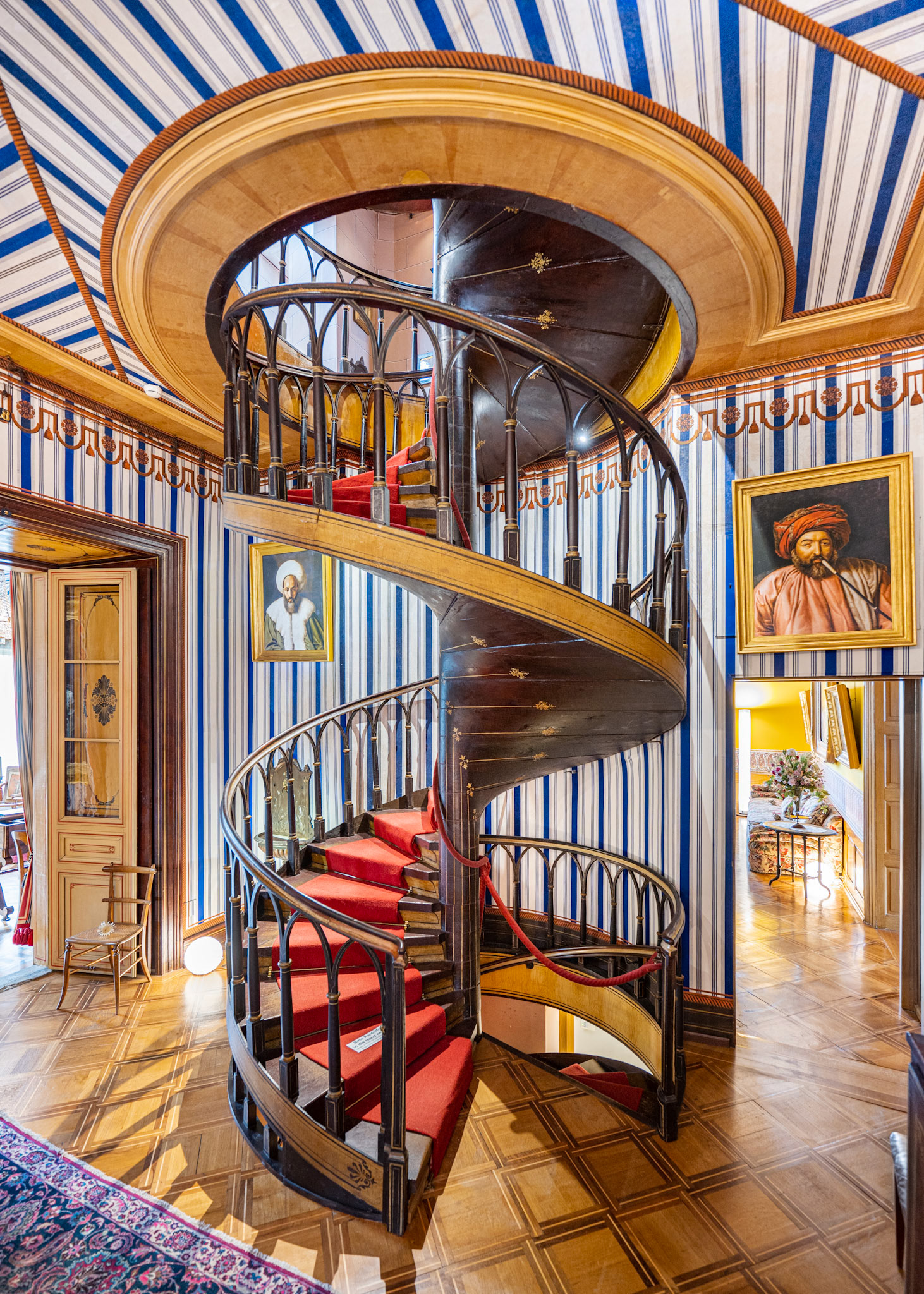 Napoleonmuseum spiral staircase
