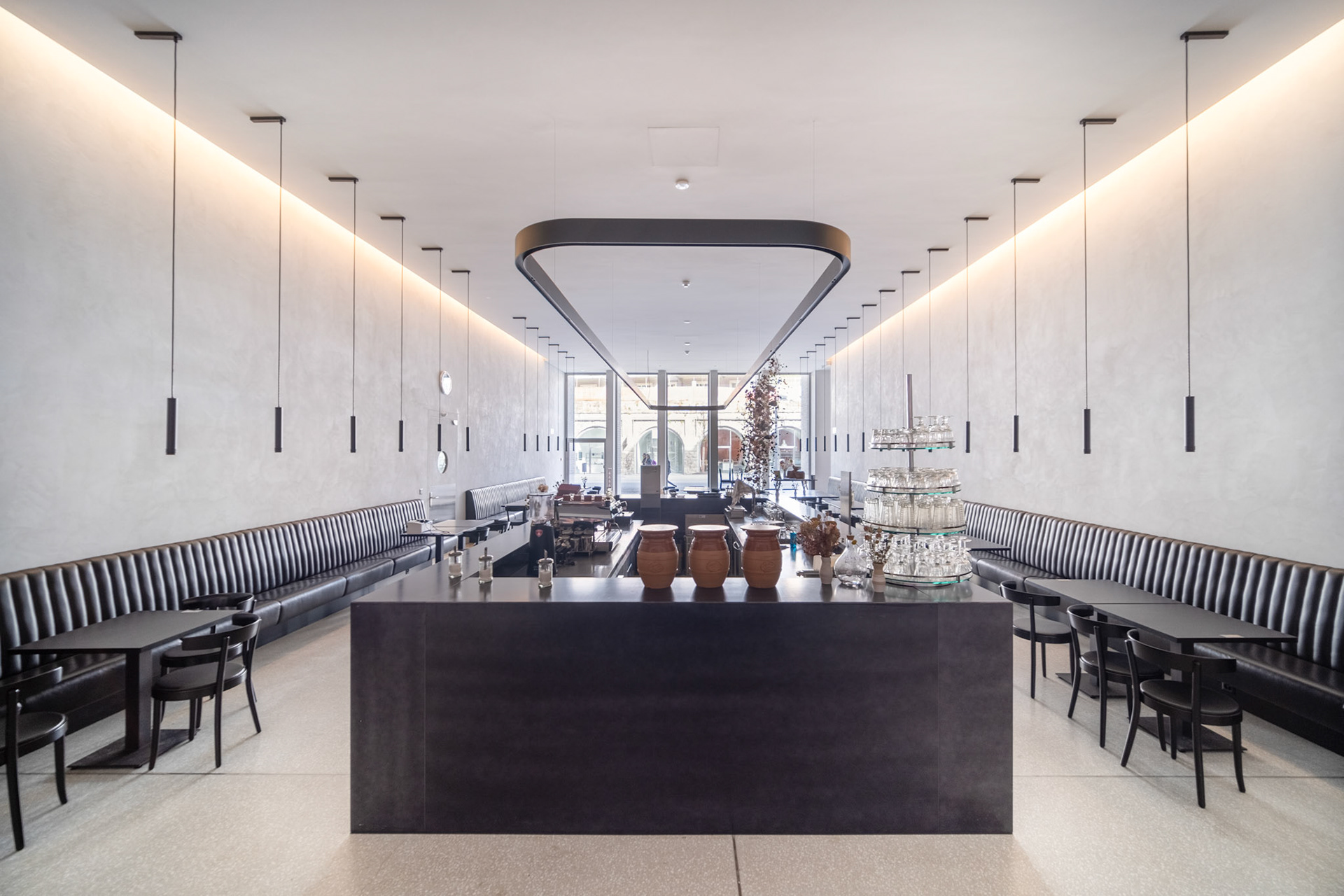 MCBA, Lausanne