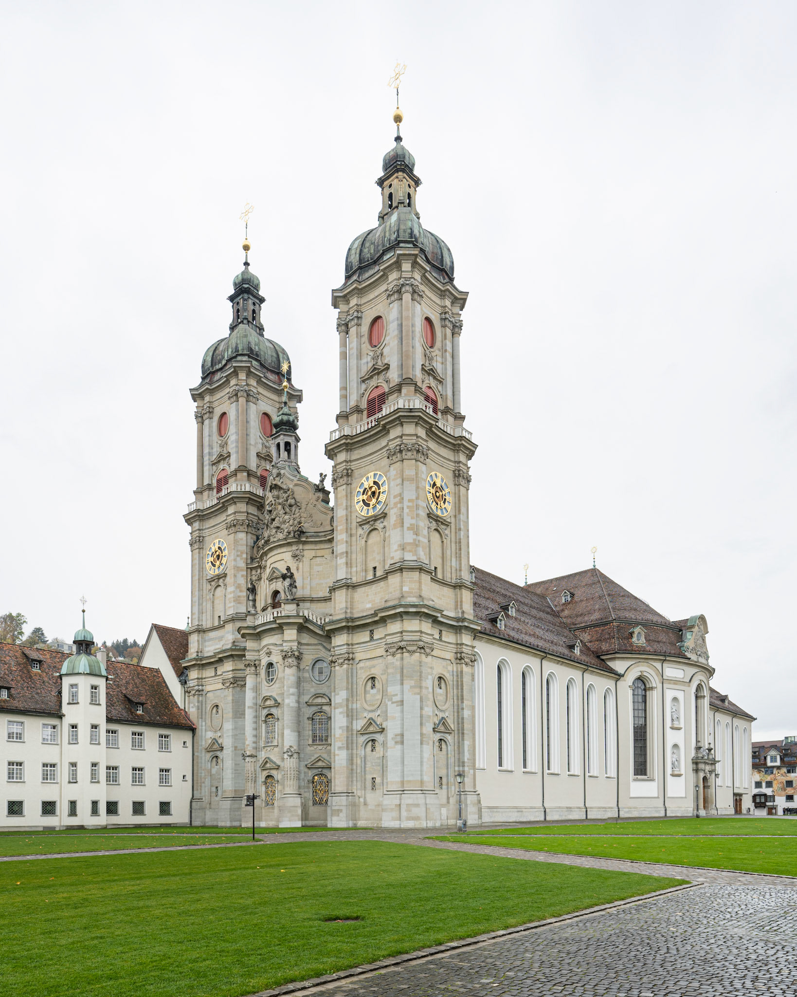 Stiftskirche St. Gallus und Otmar exterior
