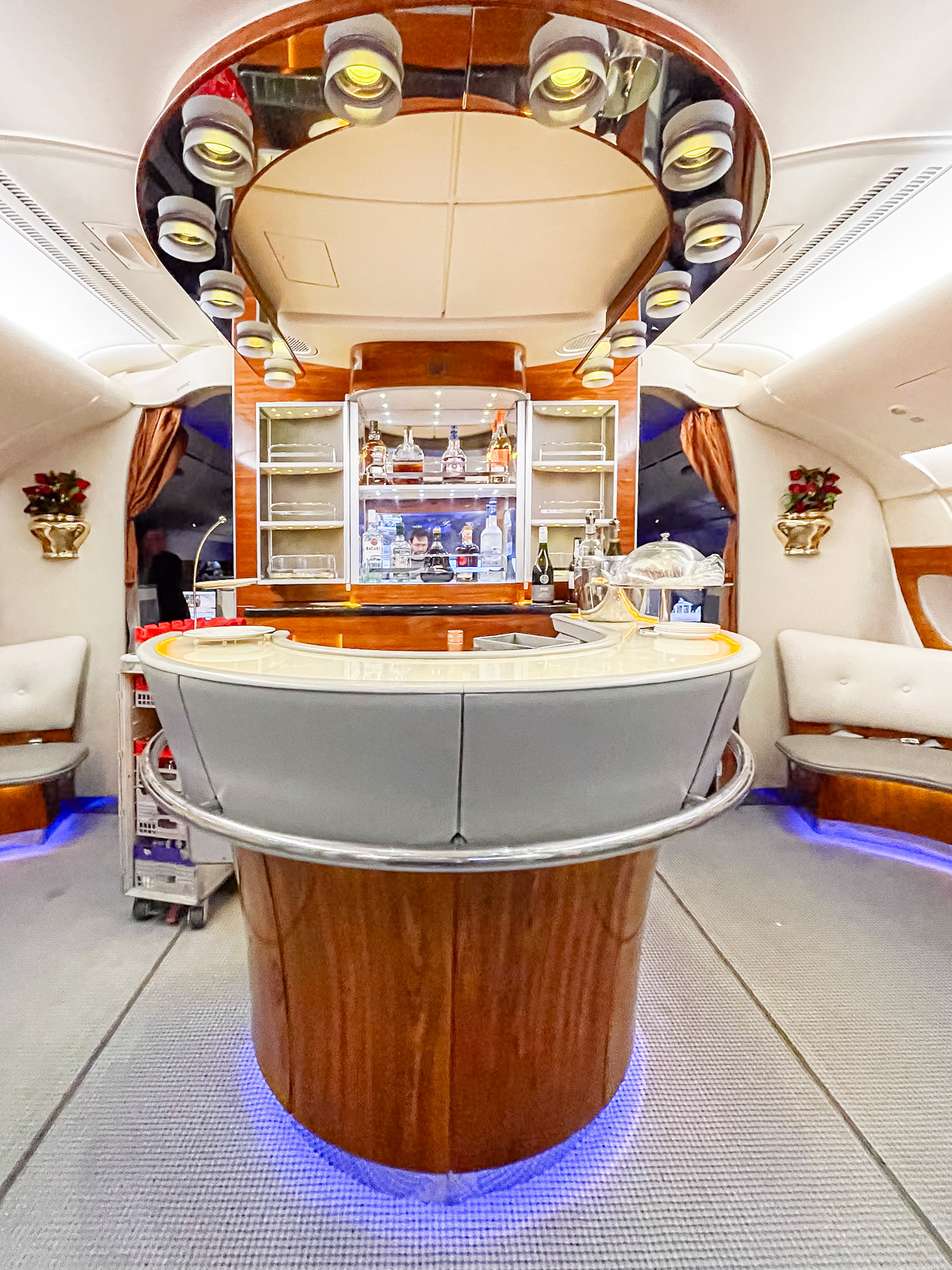 A380 bar