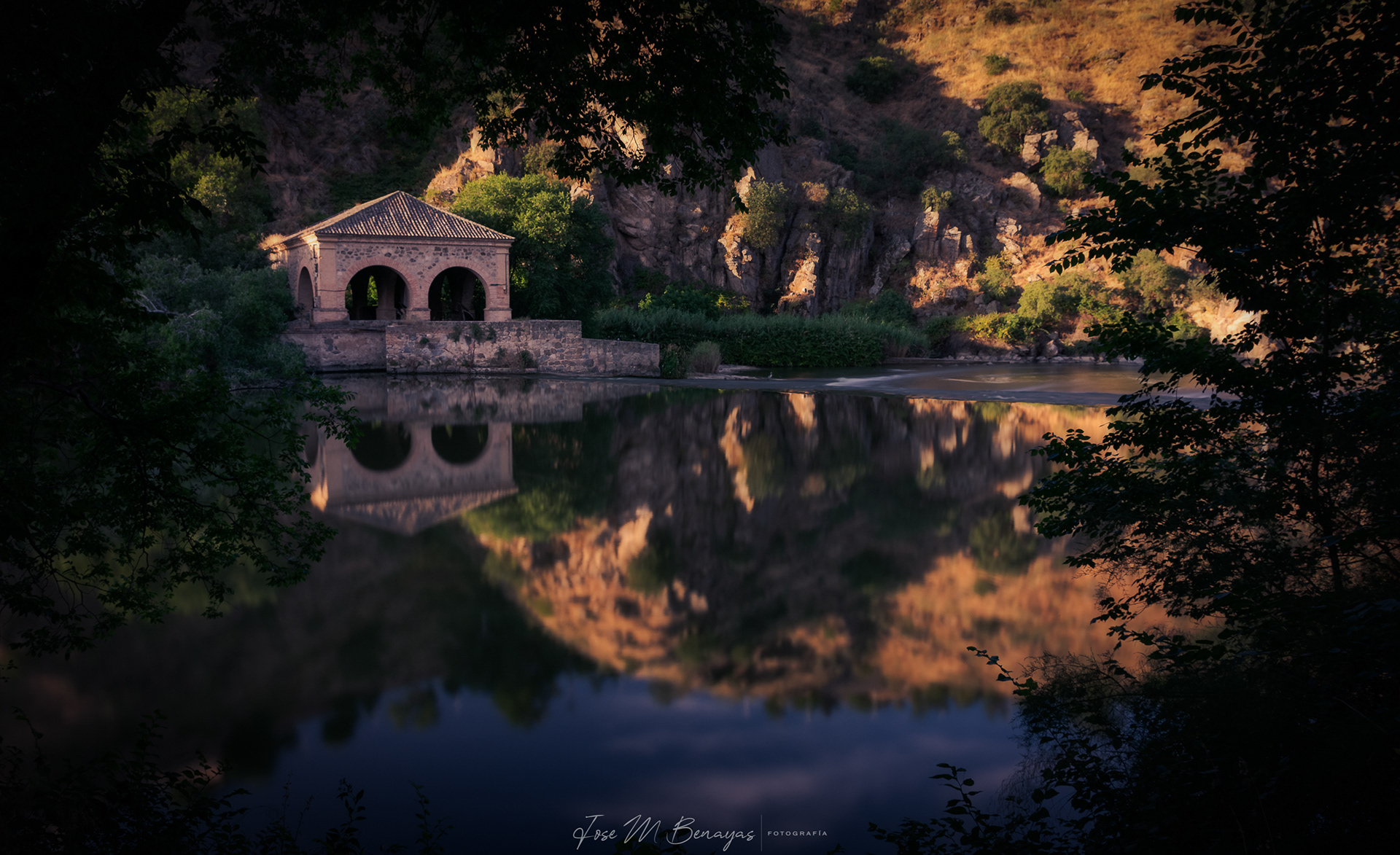 Nº4 :Reflejos del Tajo. Toledo. 300ppp. Toma única