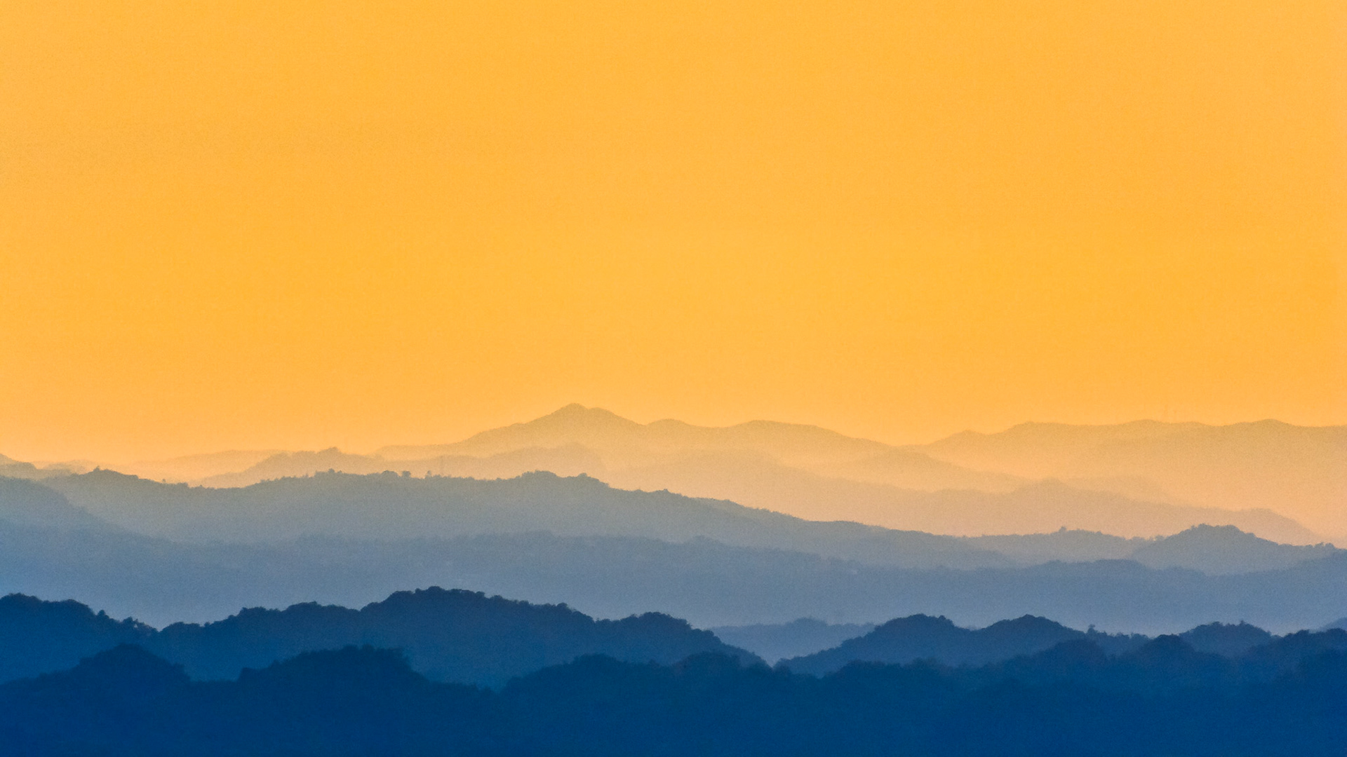 Atardecer en la cordillera. Vista desde el Viejo San Juan.