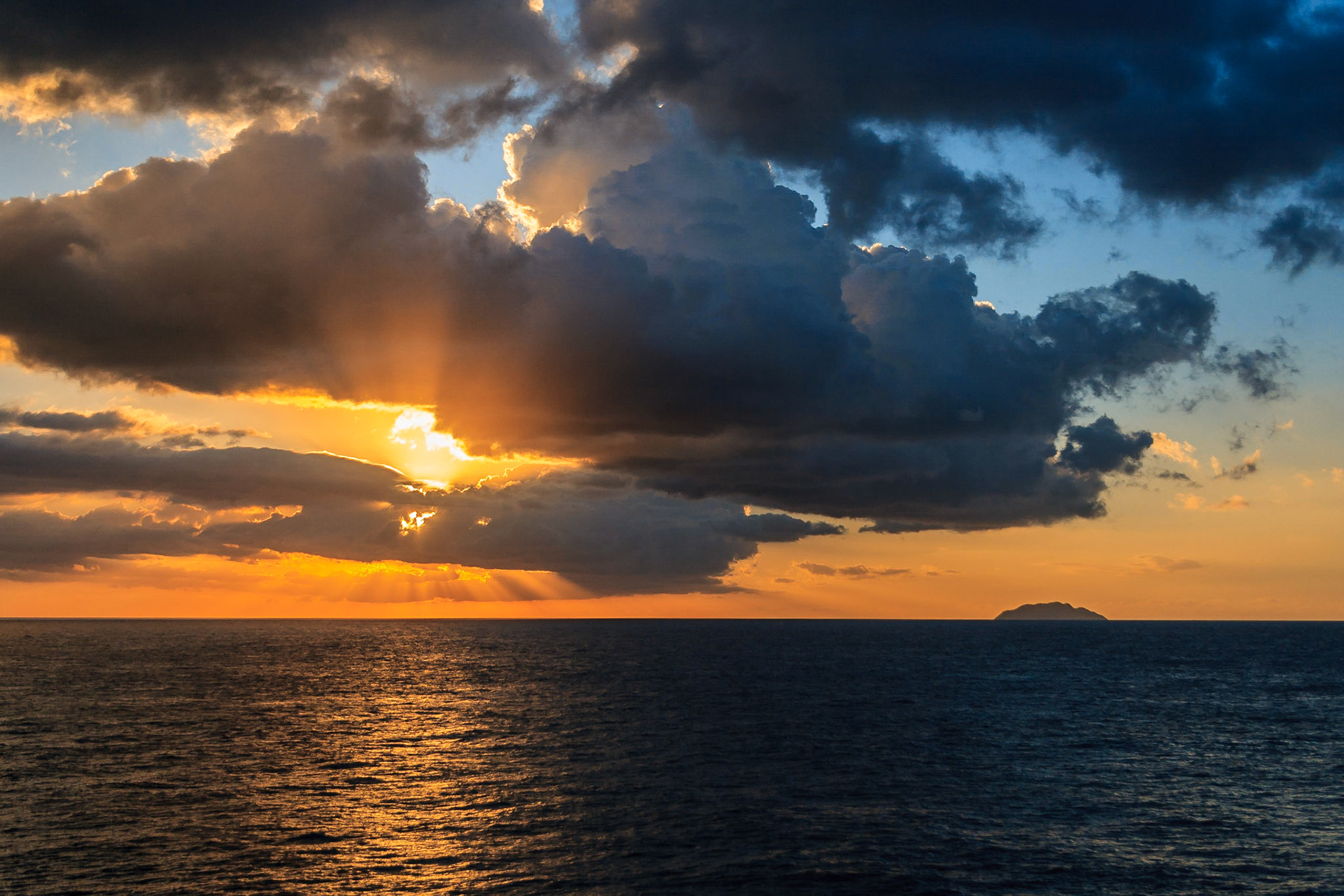 Atardecer en Punta Higüero. Rincón, Puerto Rico.