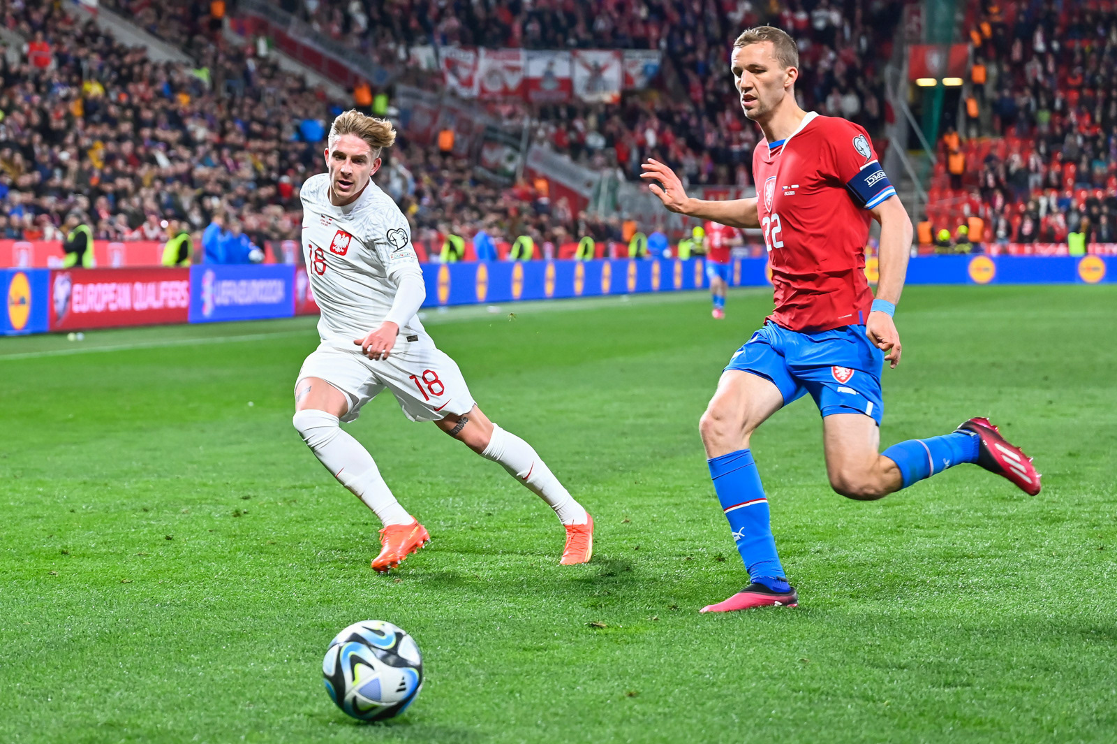 Eliminacje Euro 2024: Czechy - Polska 3:1. N/z Michał Skóraś