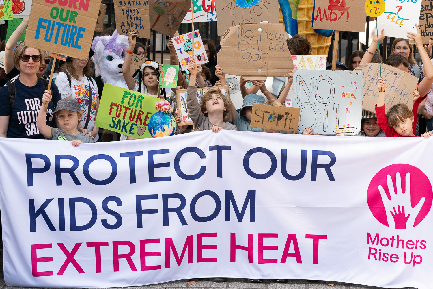 Mothers Rise Up Whitehall climate protest © Ron Fassbender