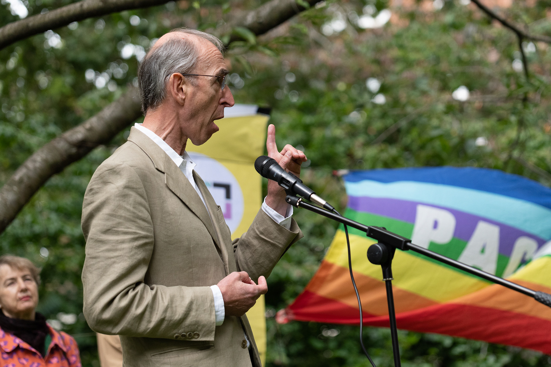 Michael Mears performs an extract from new play 'The Mistake' at the Hiroshima Day gathering commemorating victims of the dropping of nuclear bombs on Japan by the U.S. during WW2. © Ron Fassbender