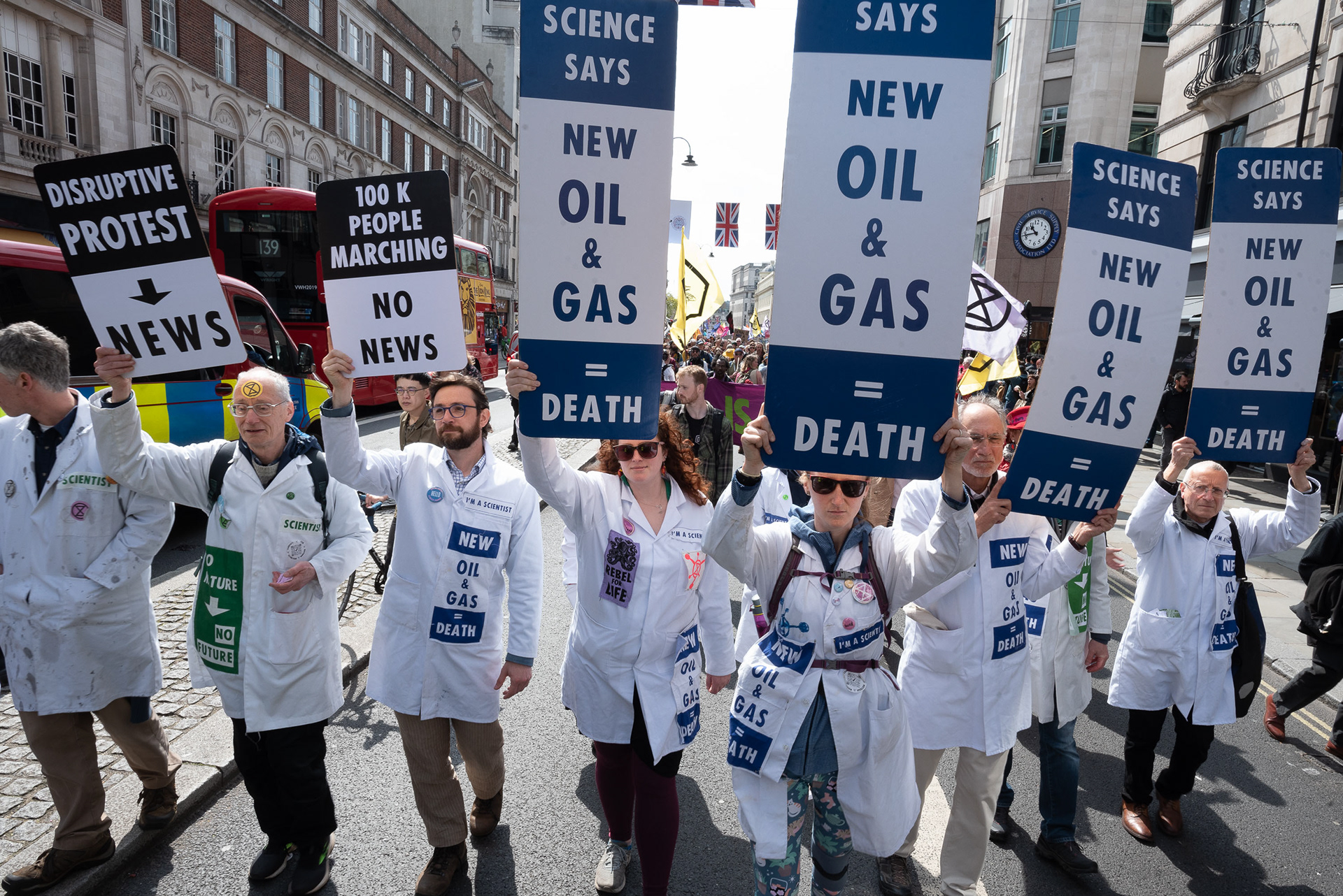 Scientists warn of dangers of exploiting new oil and gas © Ron Fassbender