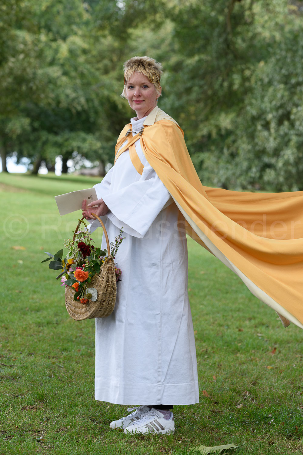 The British Order of Druids prepare for the Autumn Equinox ceremony on Primrose Hill, London. © Ron Fassbender