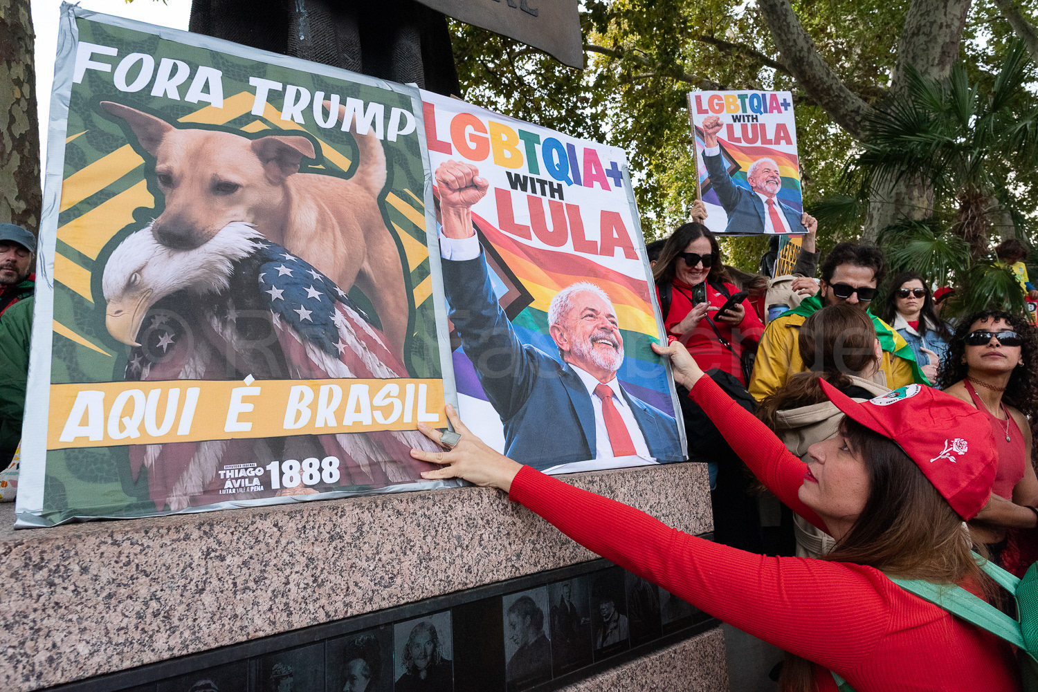 Lula supporters rally in London © Ron Fassbender