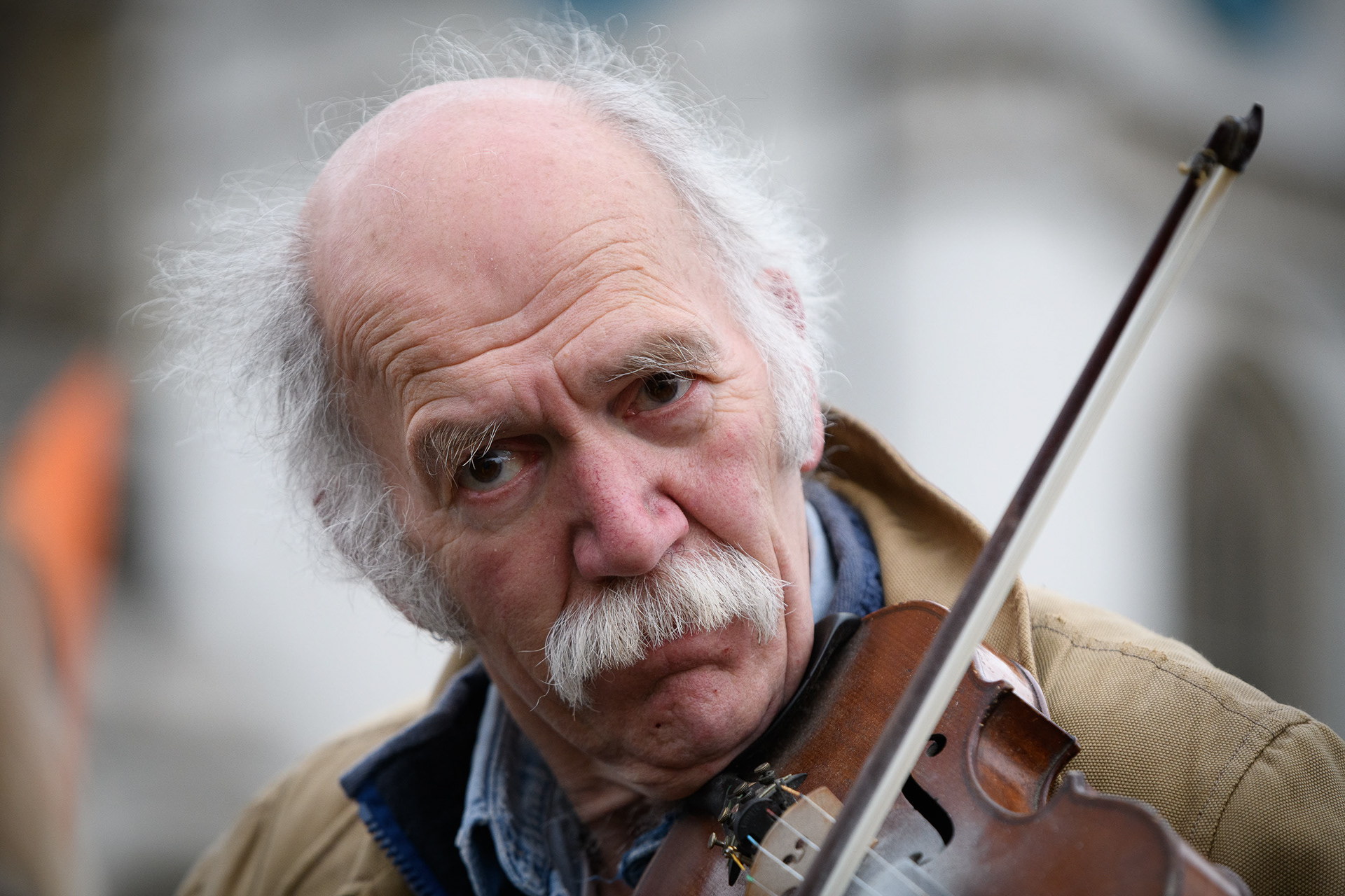 Fiddle player © Ron Fassbender