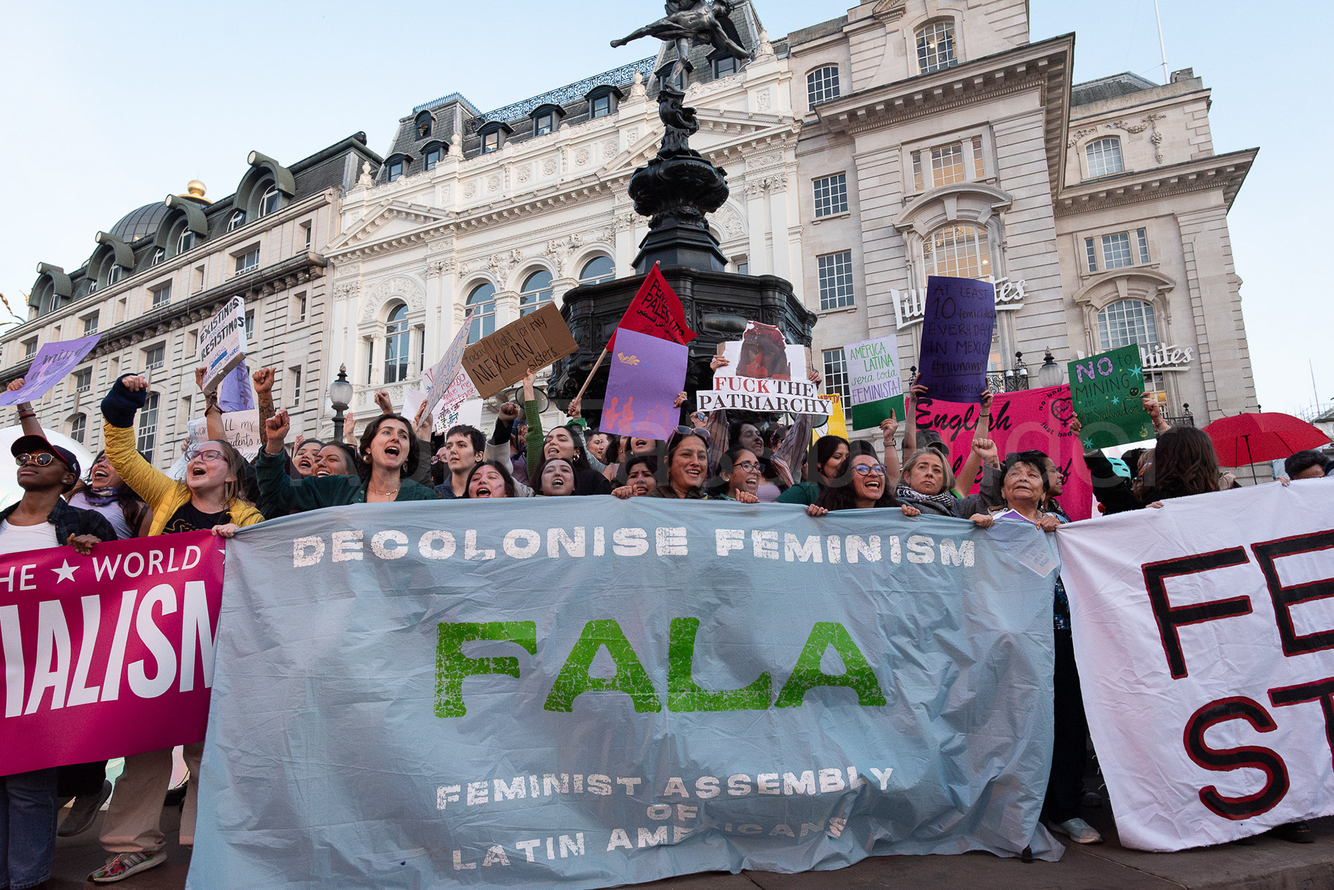Feminist Strike in Piccadilly Circus © Ron Fassbender