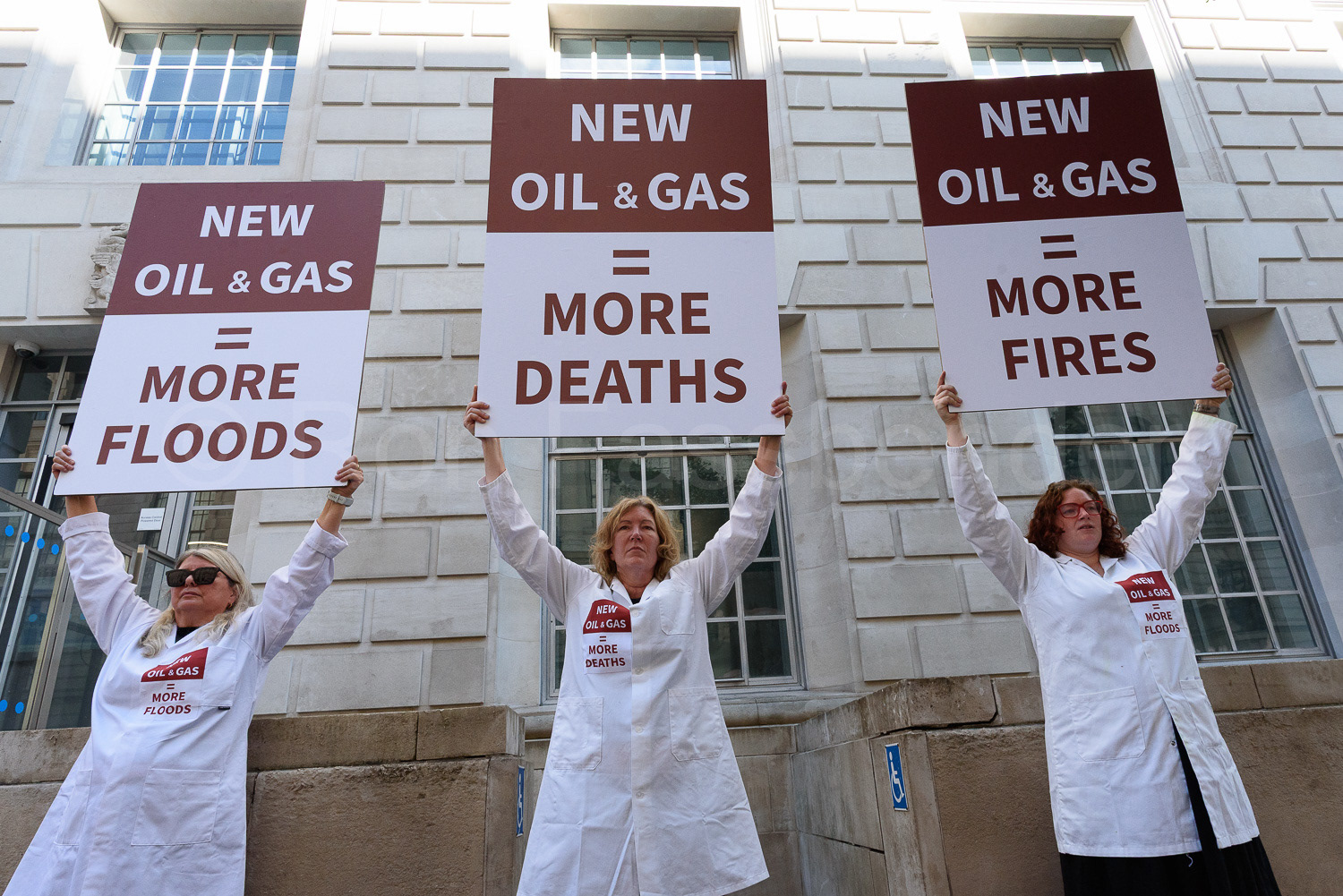 Scientists on Survival, DESNZ protest © Ron Fassbender