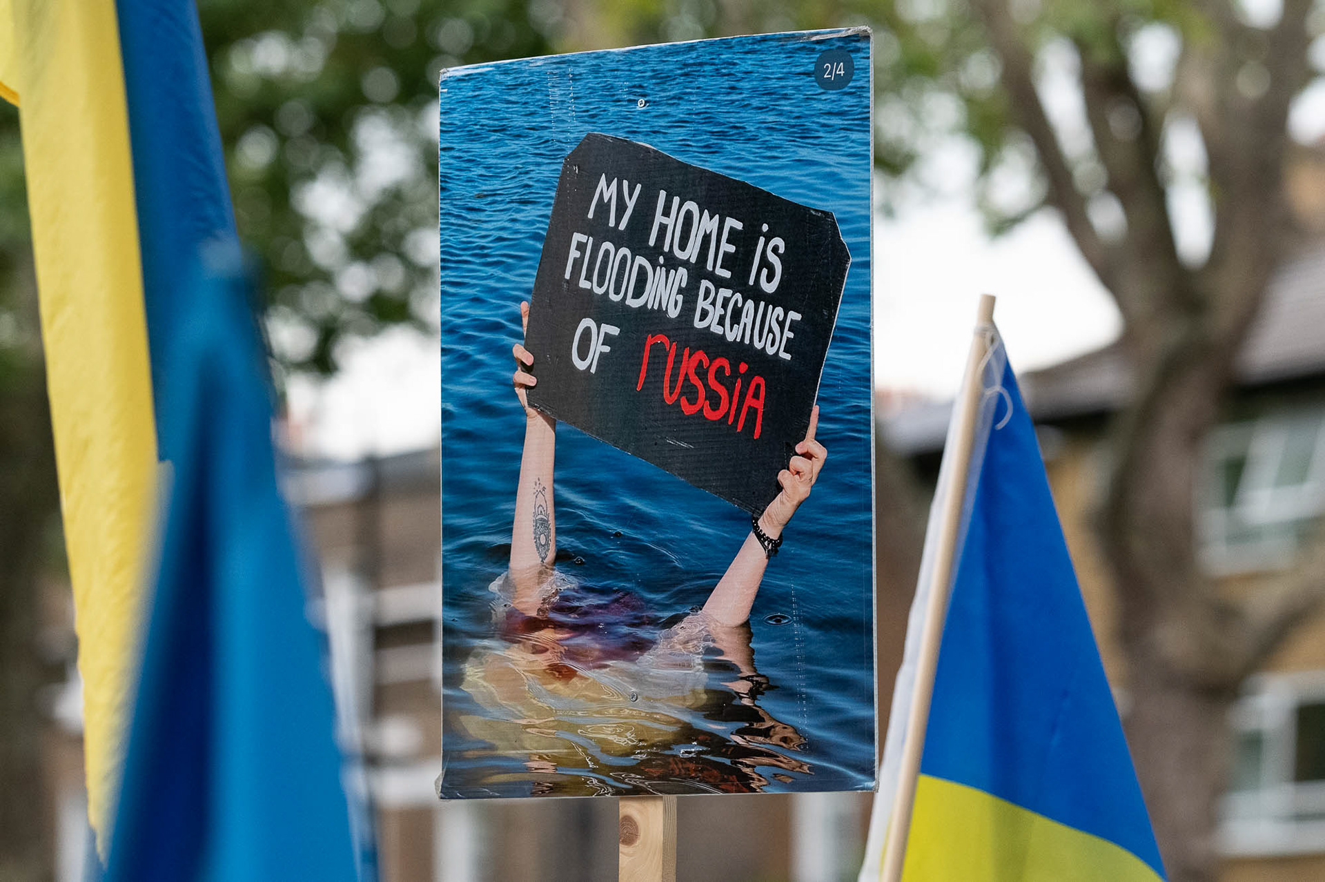 Placard at Ukraine Independence Day rally in London. © Ron Fassbender