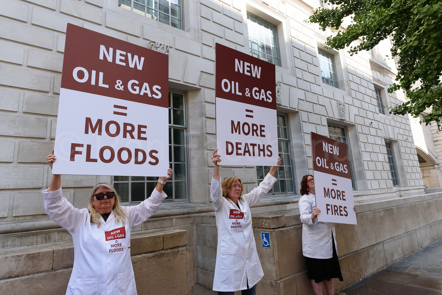 Scientists on Survival, DESNZ protest © Ron Fassbender