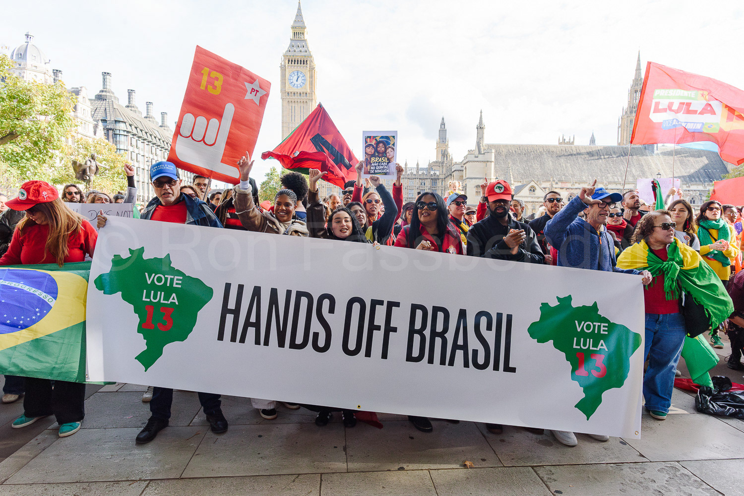 Lula supporters rally in London © Ron Fassbender