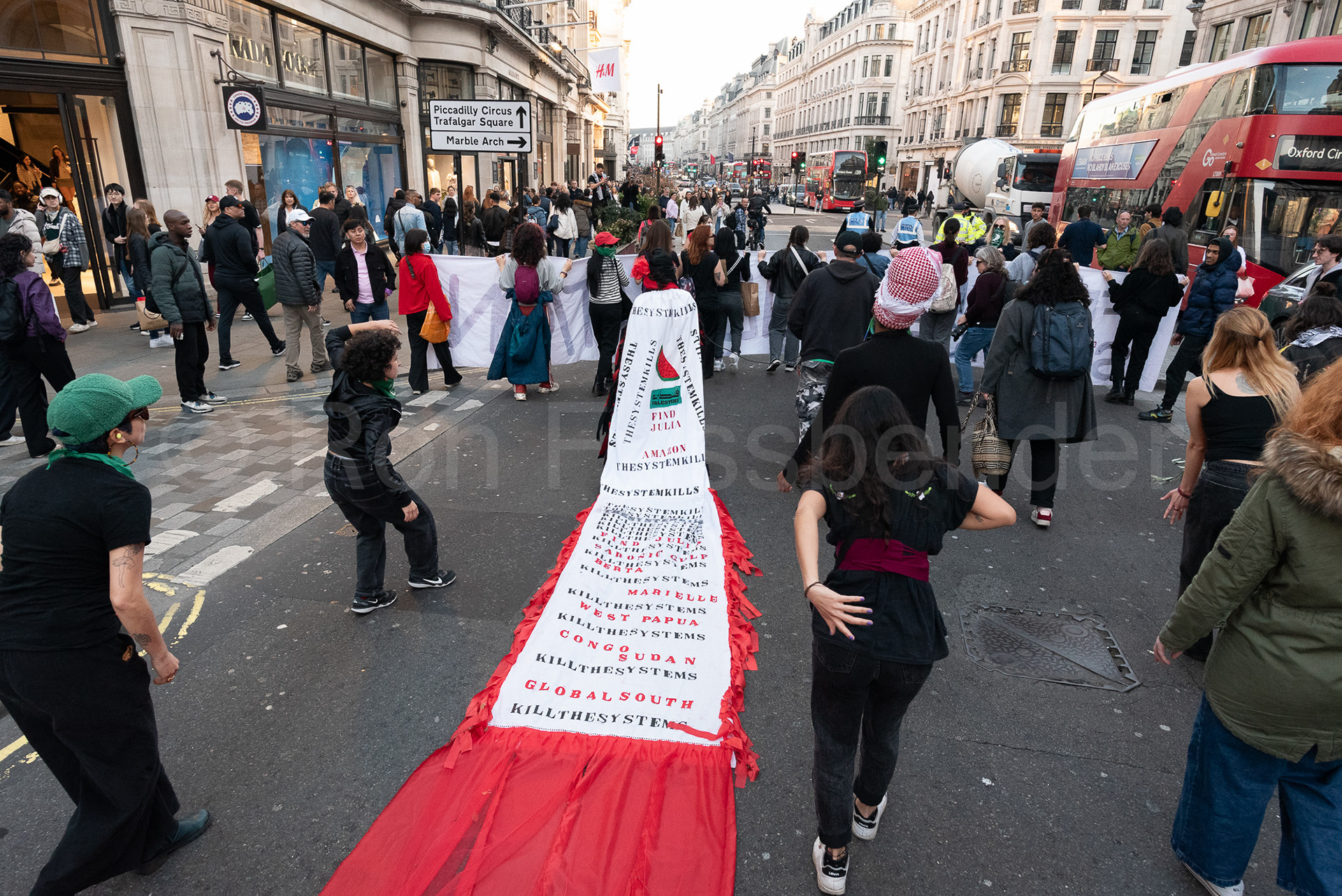 Feminist Strike in Regent Street © Ron Fassbender