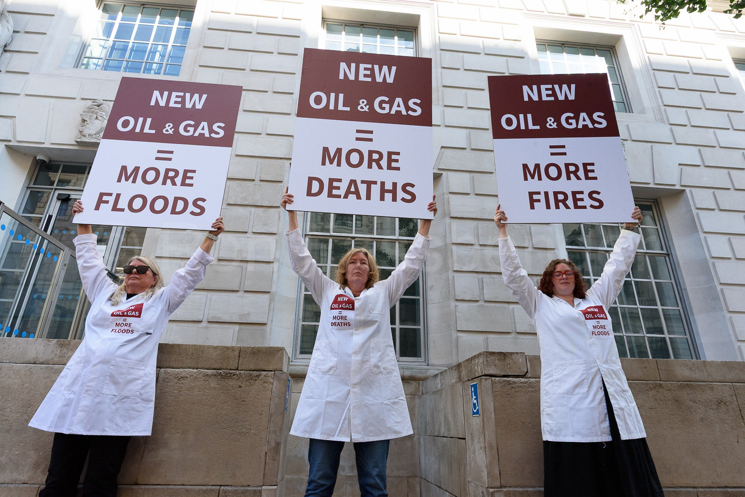 Scientists on Survival, DESNZ protest © Ron Fassbender