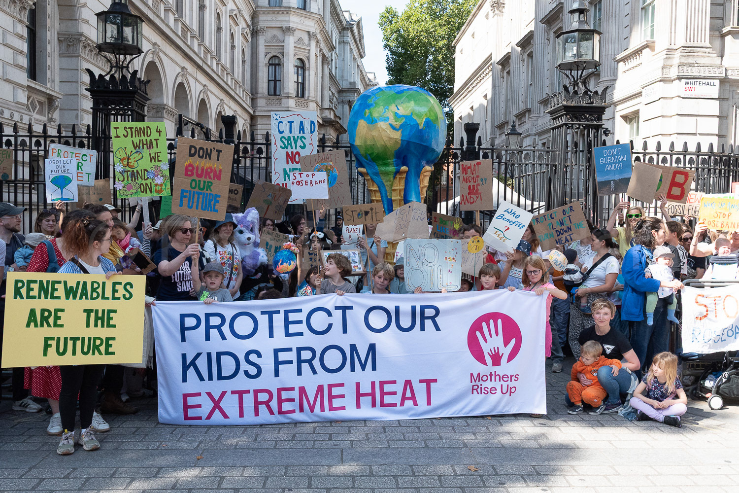 Mothers Rise Up Whitehall climate protest © Ron Fassbender