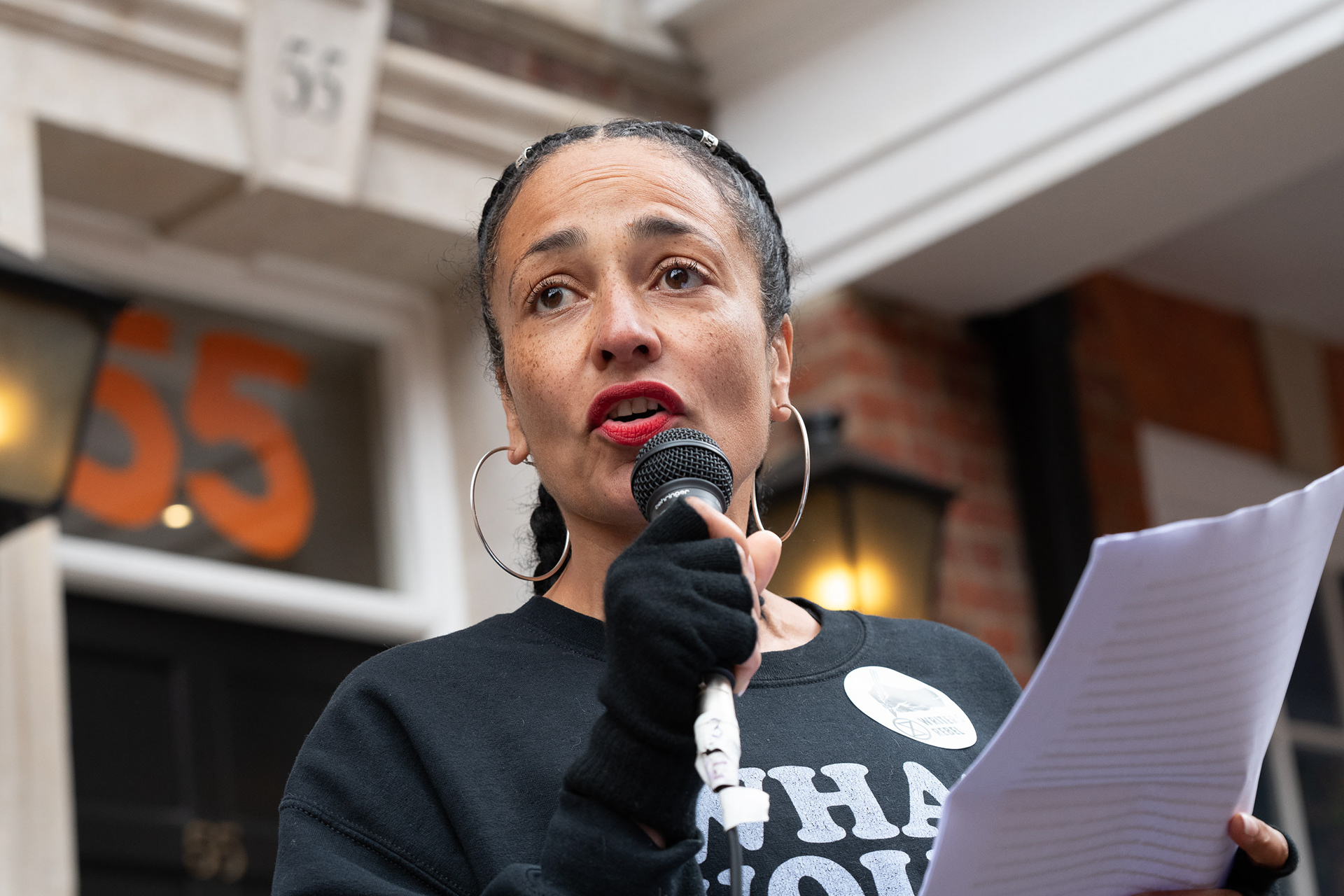 Writer Zadie Smith addresses a rally in Tufton St © Ron Fassbender