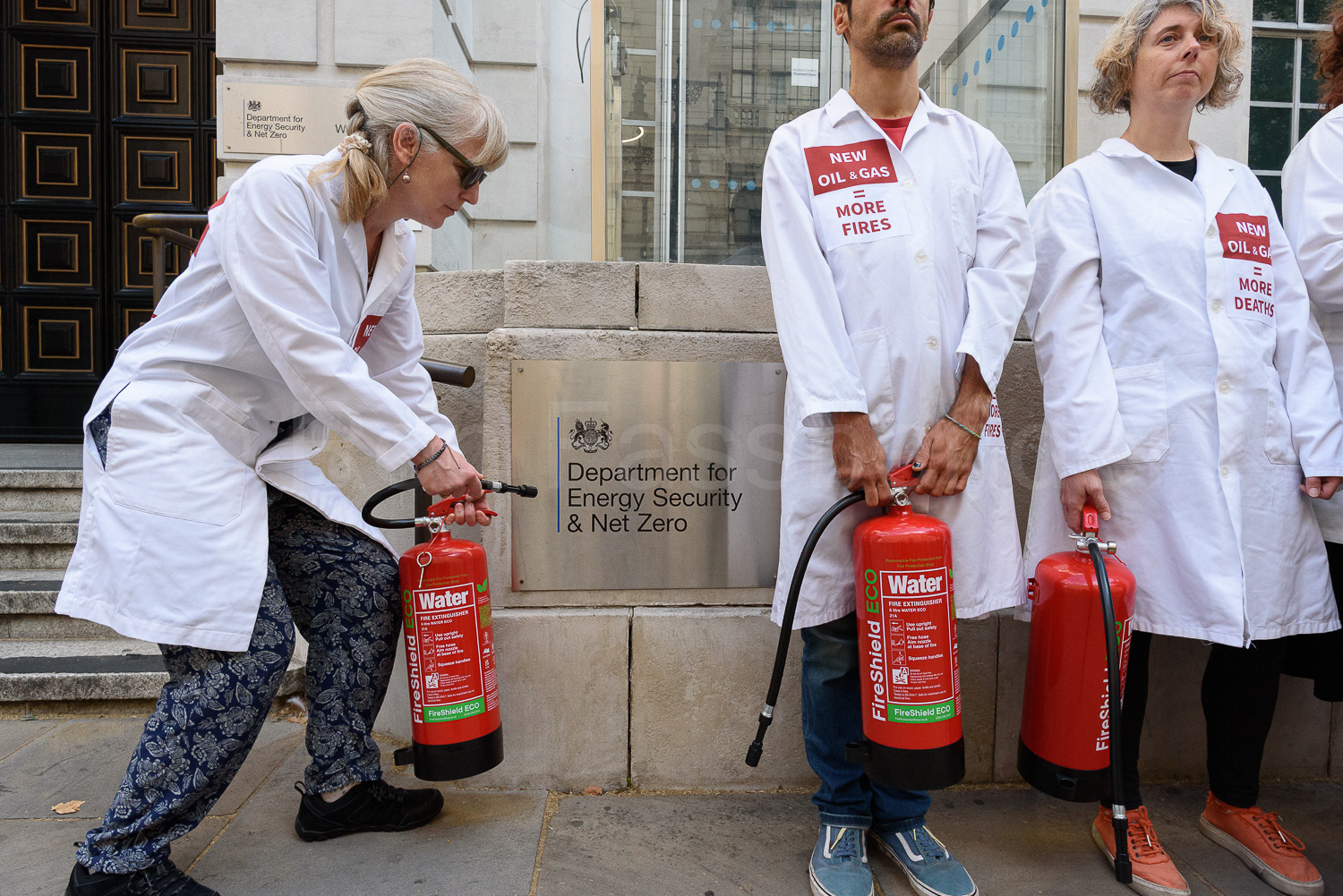 Scientists on Survival, DESNZ protest © Ron Fassbender