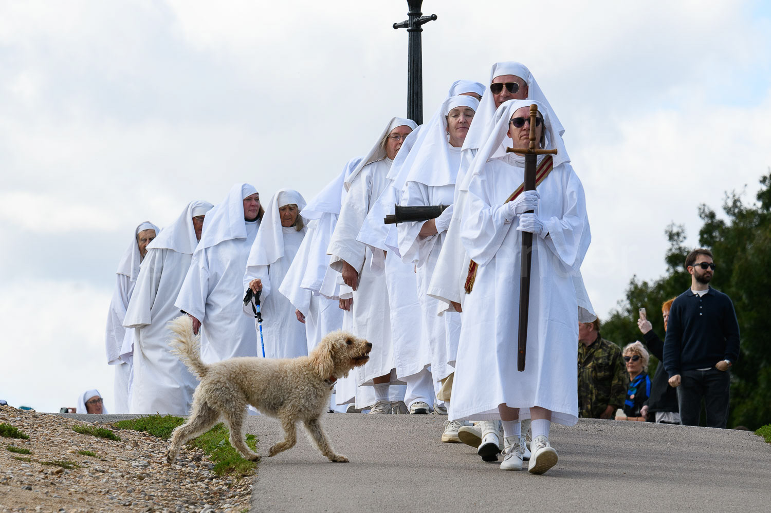 The British Order of Druids proceed down Primrose Hill, in London, after their Autumn Equinox ceremony. © Ron Fassbender