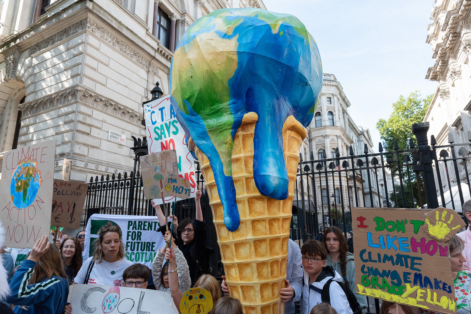Mothers Rise Up Whitehall climate protest © Ron Fassbender