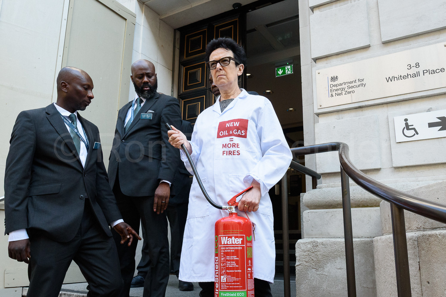 Scientists on Survival, DESNZ protest © Ron Fassbender