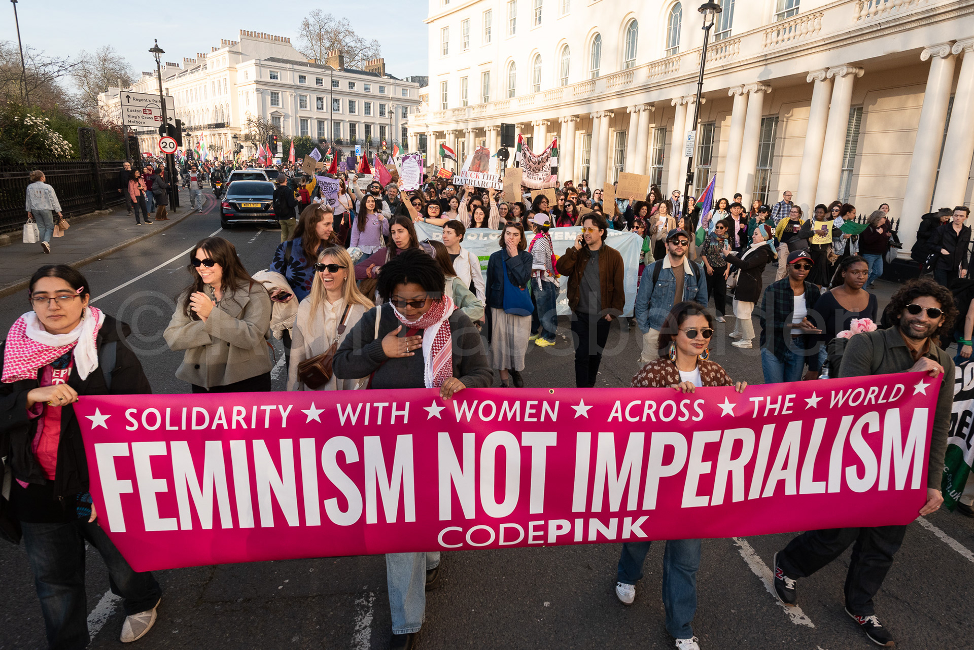 Feminist Strike 2025  © Ron Fassbender