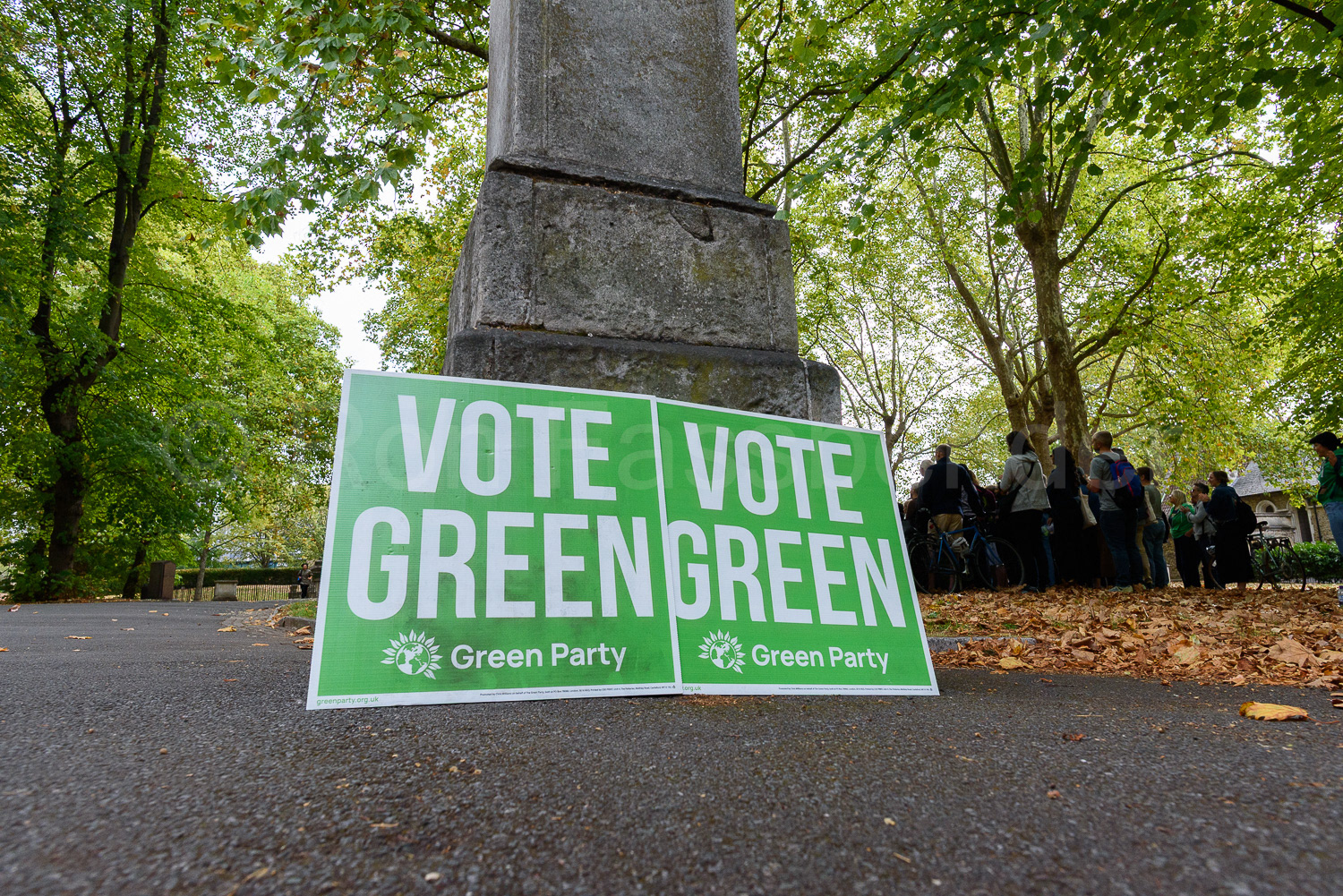 Vote Green placards in St Pancras Gardens © Ron Fassbender