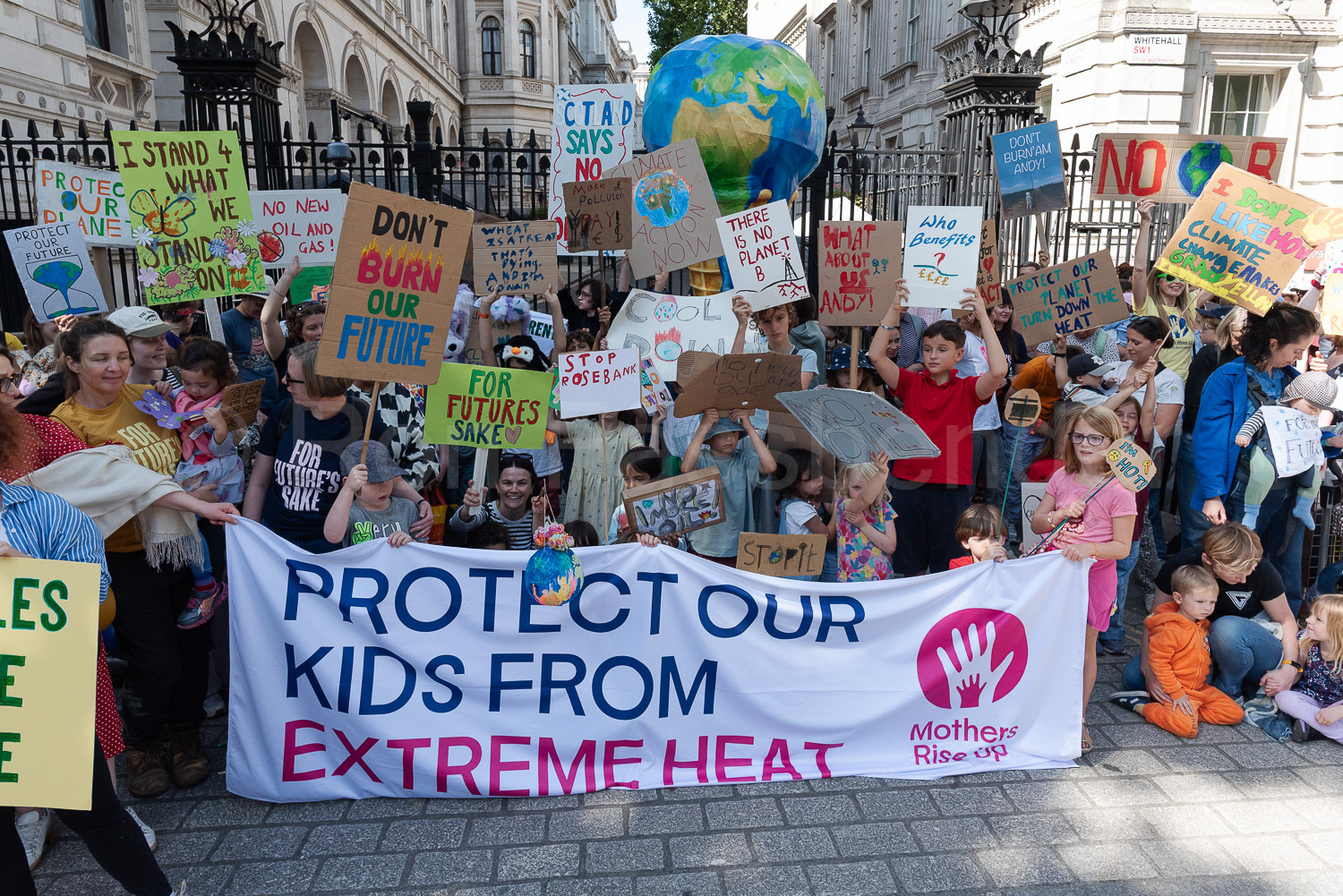 Mothers Rise Up Whitehall climate protest © Ron Fassbender