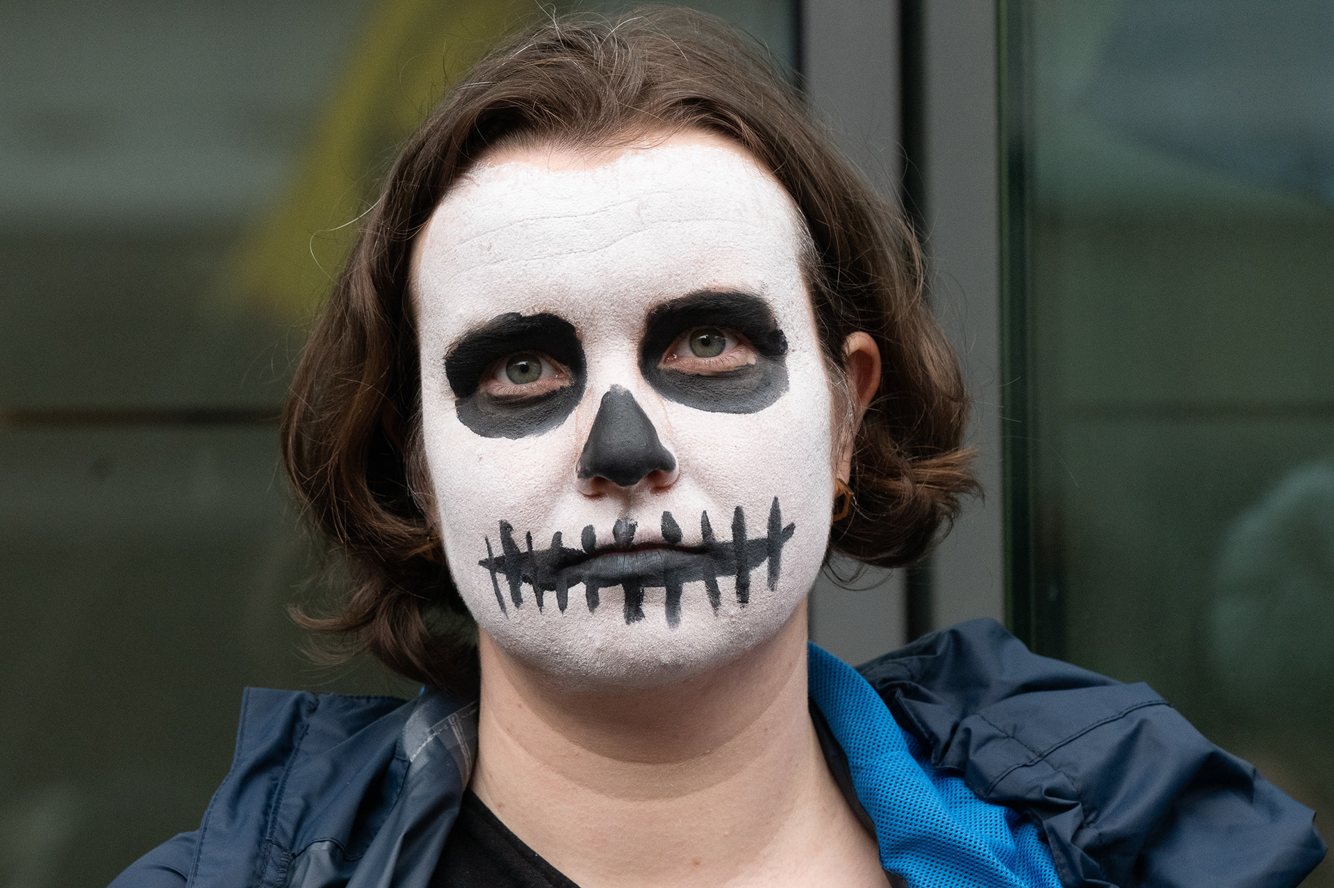 DEATHRA  outside the offices of Defra © Ron Fassbender 
