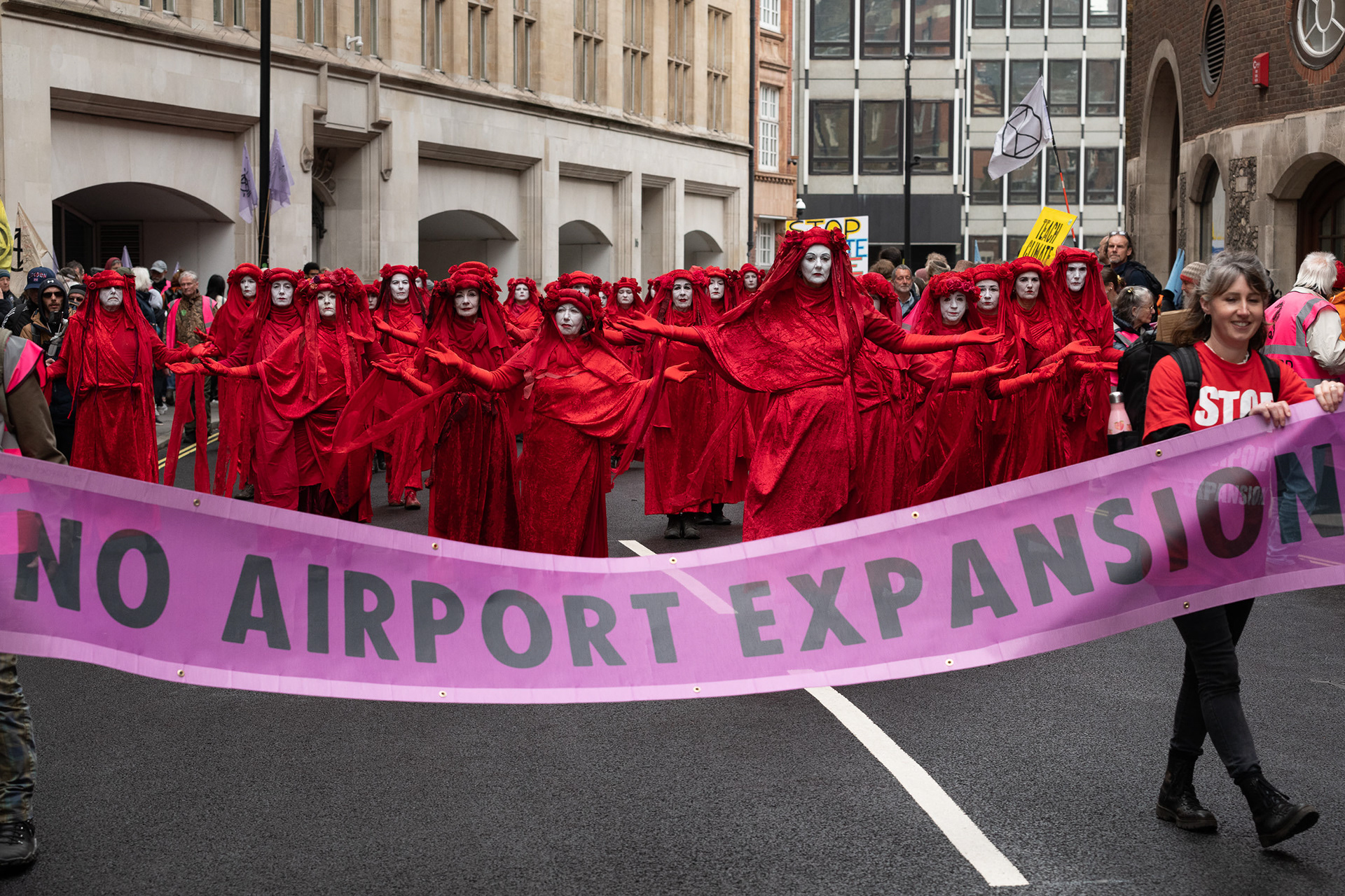 No airport expansion © Ron Fassbender