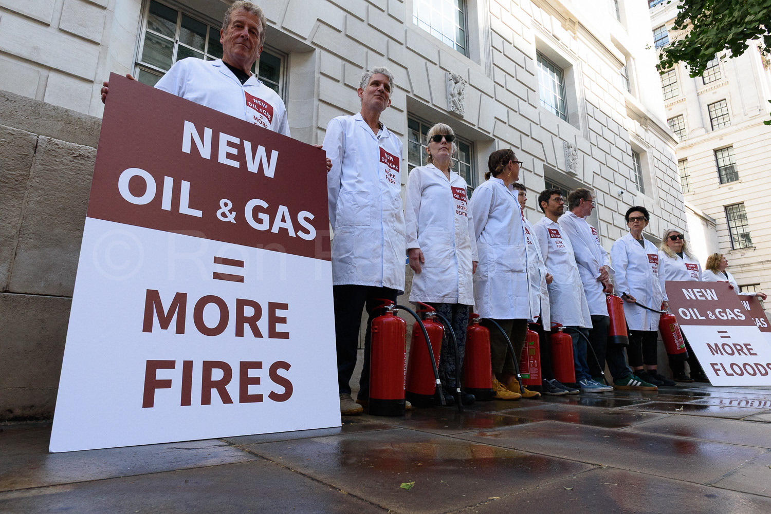 Scientists on Survival, DESNZ protest © Ron Fassbender