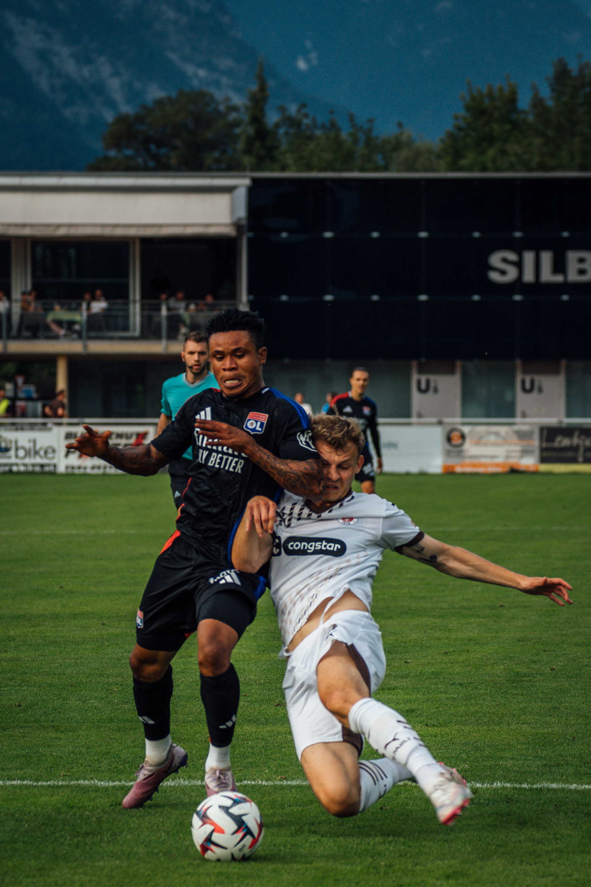 St Pauli vs Lyon 2024 - David Nemeth Tackle