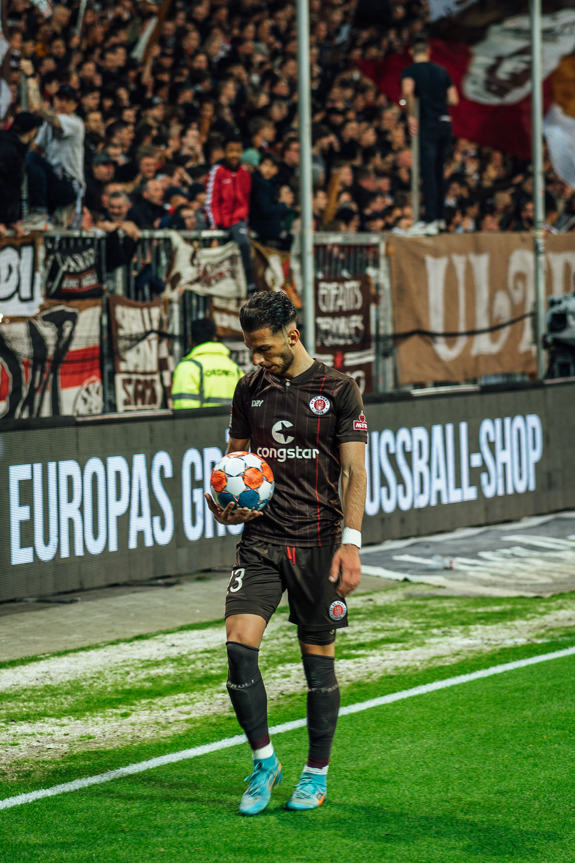 FC St. Pauli vs. Darmstadt 2022 - Leart Paqarada