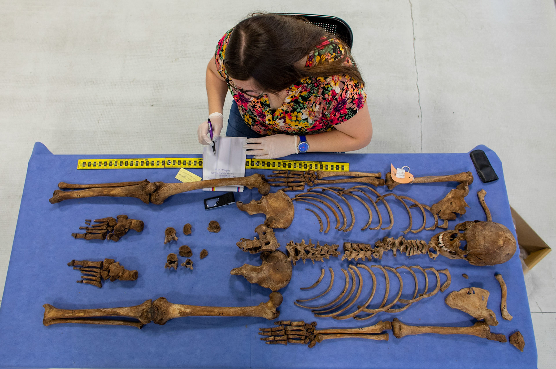 Gala Maruscak member of the Argentine Anthropology Forensic team’s Laboratory examines the skeleton of an unidentified missing person in the City of Buenos Aires, Argentina.

Gala Maruscak member of the Argentine Anthropology Forensic team’s Laboratory examines the skeleton of an unidentified missing person in the City of Buenos Aires, Argentina.
