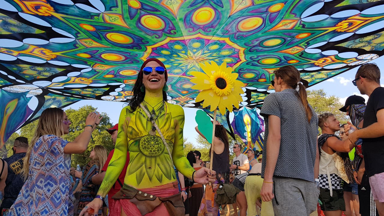Sunflower trance fest body art