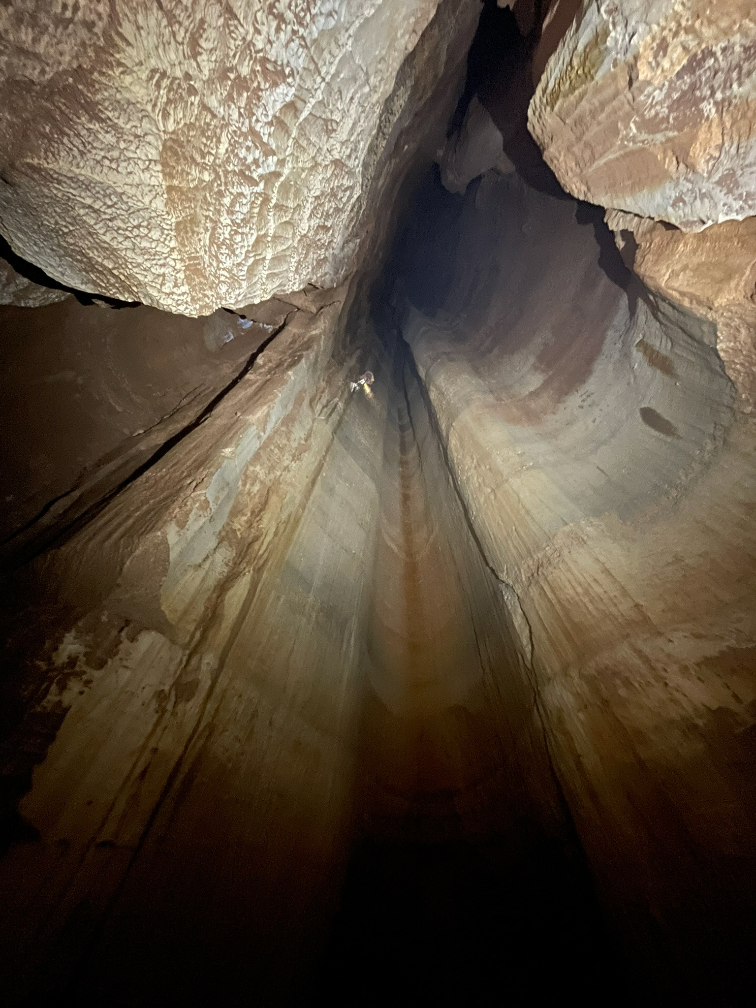 Vers les profondeurs de la terre