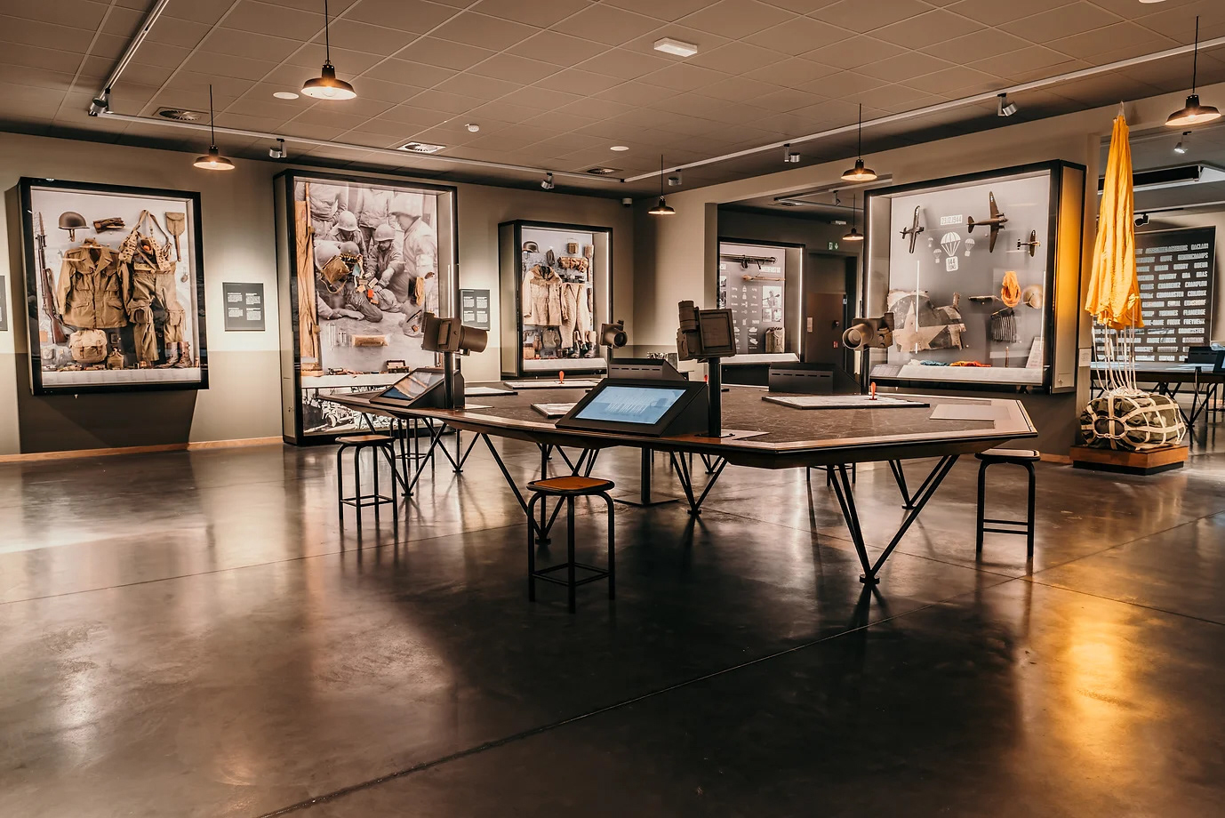 Charte graphique, Design graphique, Pre-press, Musée Bastogne War Rooms, Salle 2