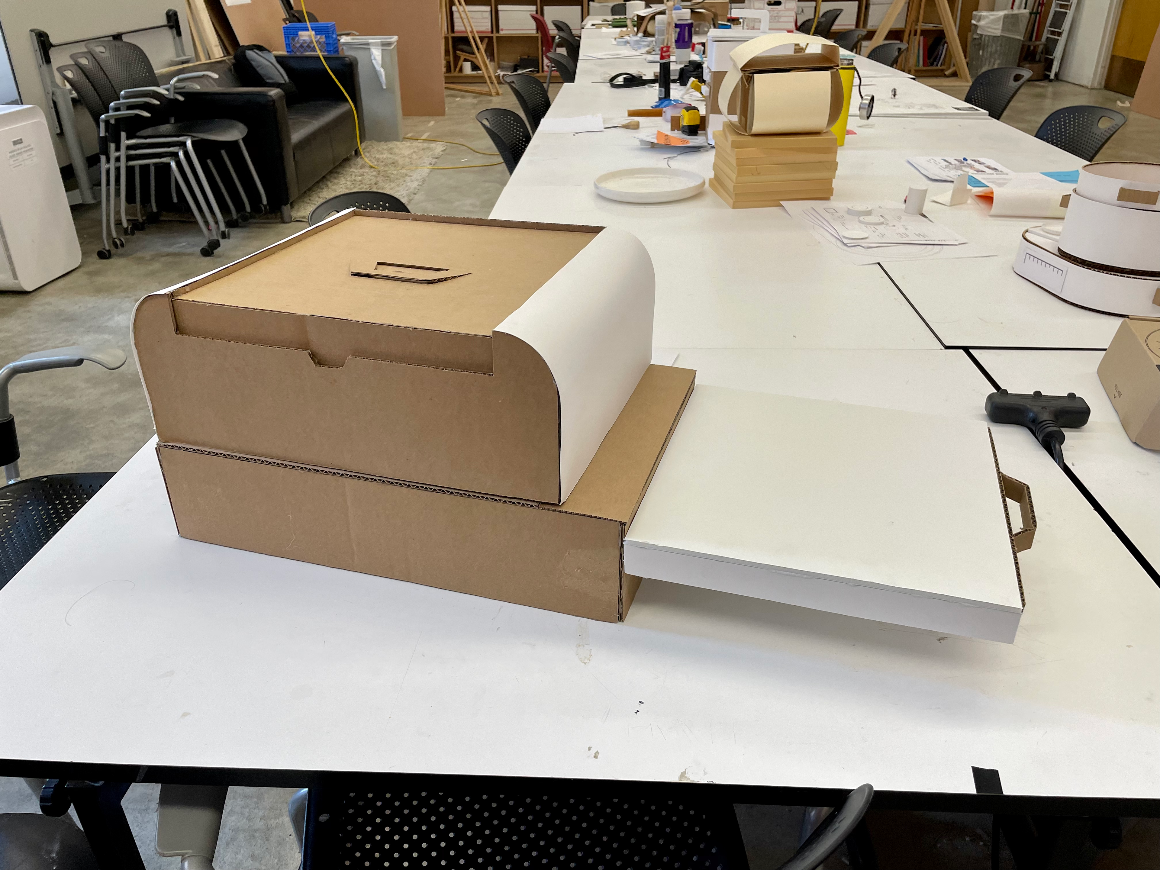 Surface on top of lid becomes a prep surface
